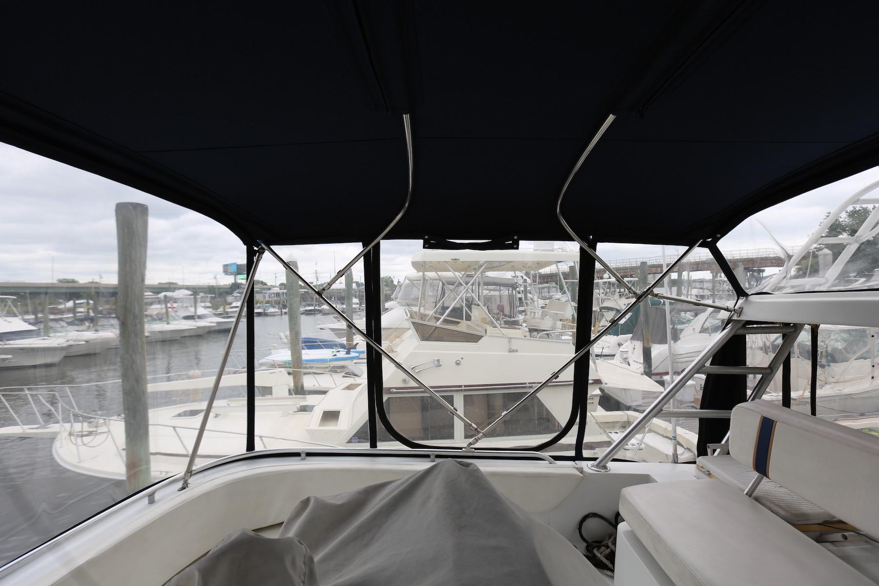 CT 9281 TL Knot 10 Yacht Sales