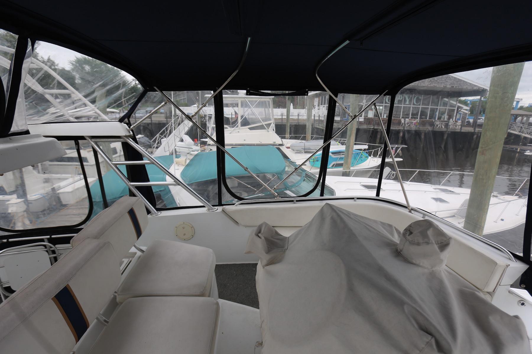 CT 9281 TL Knot 10 Yacht Sales