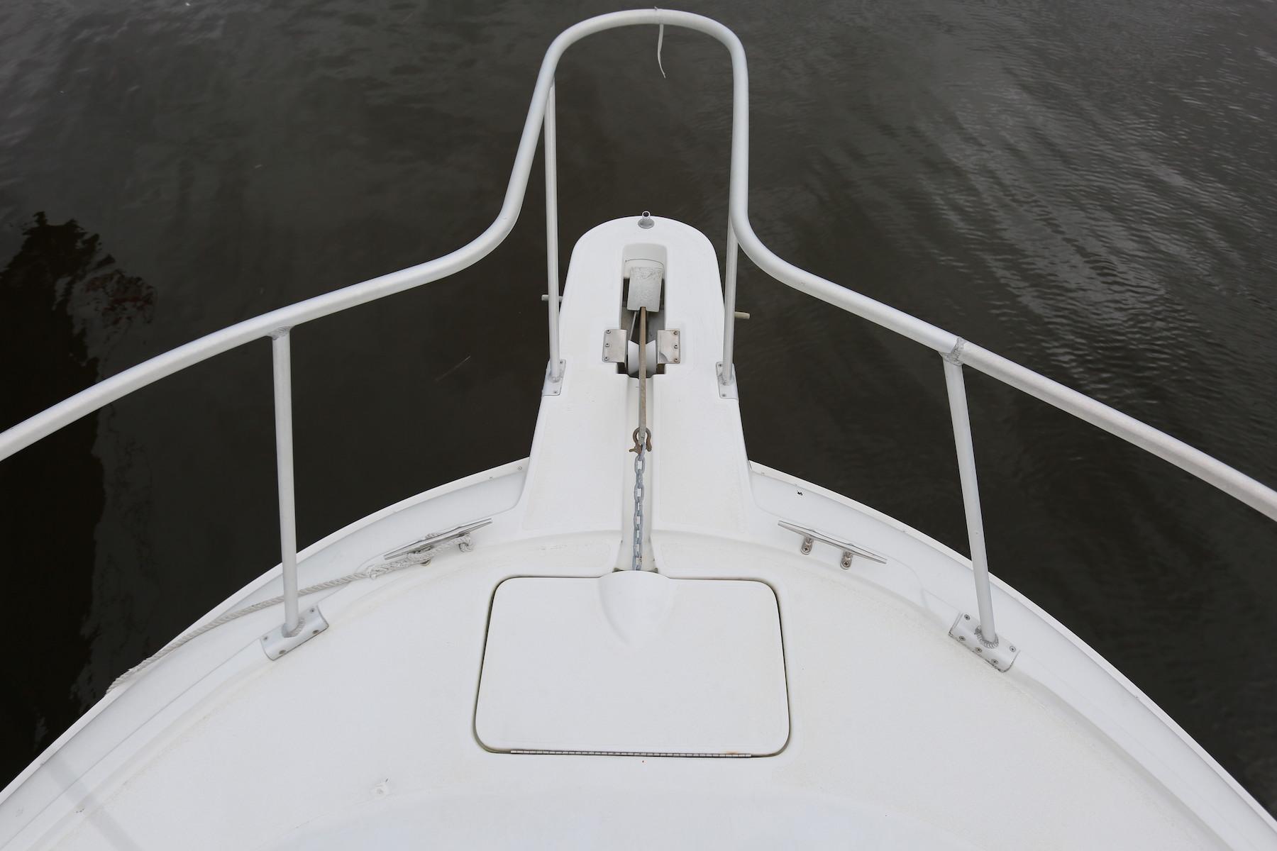 CT 9281 TL Knot 10 Yacht Sales