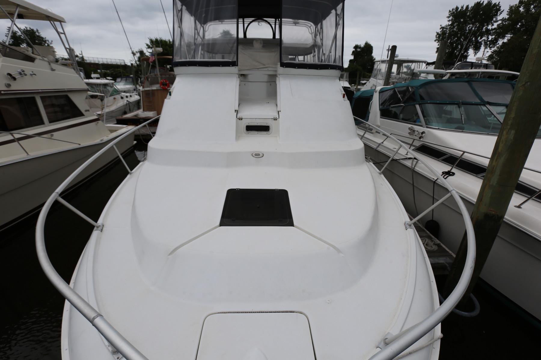 CT 9281 TL Knot 10 Yacht Sales