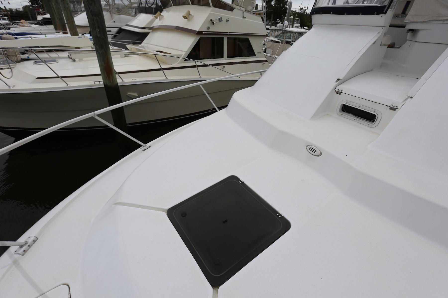 CT 9281 TL Knot 10 Yacht Sales