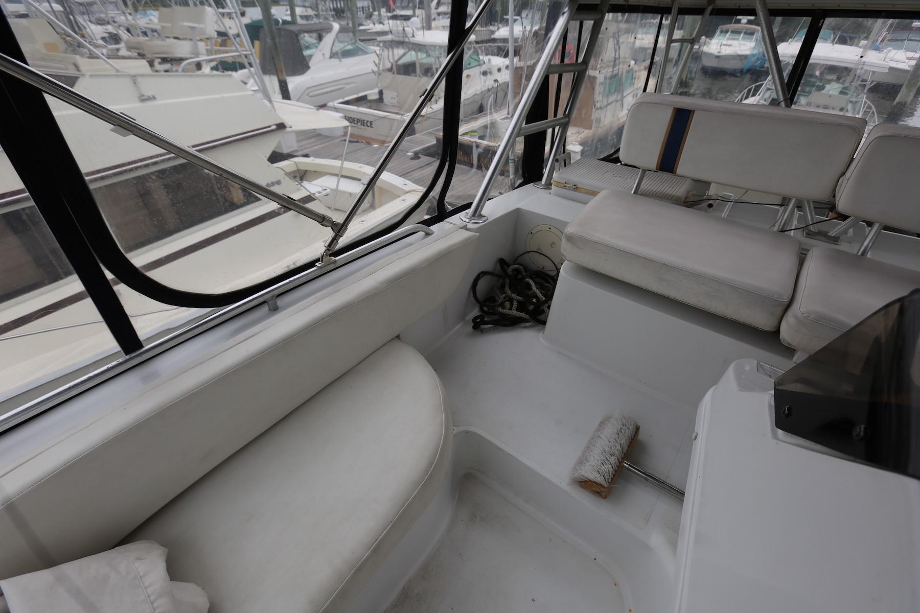 CT 9281 TL Knot 10 Yacht Sales