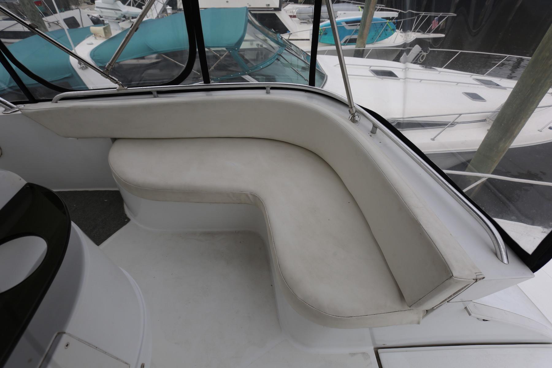 CT 9281 TL Knot 10 Yacht Sales