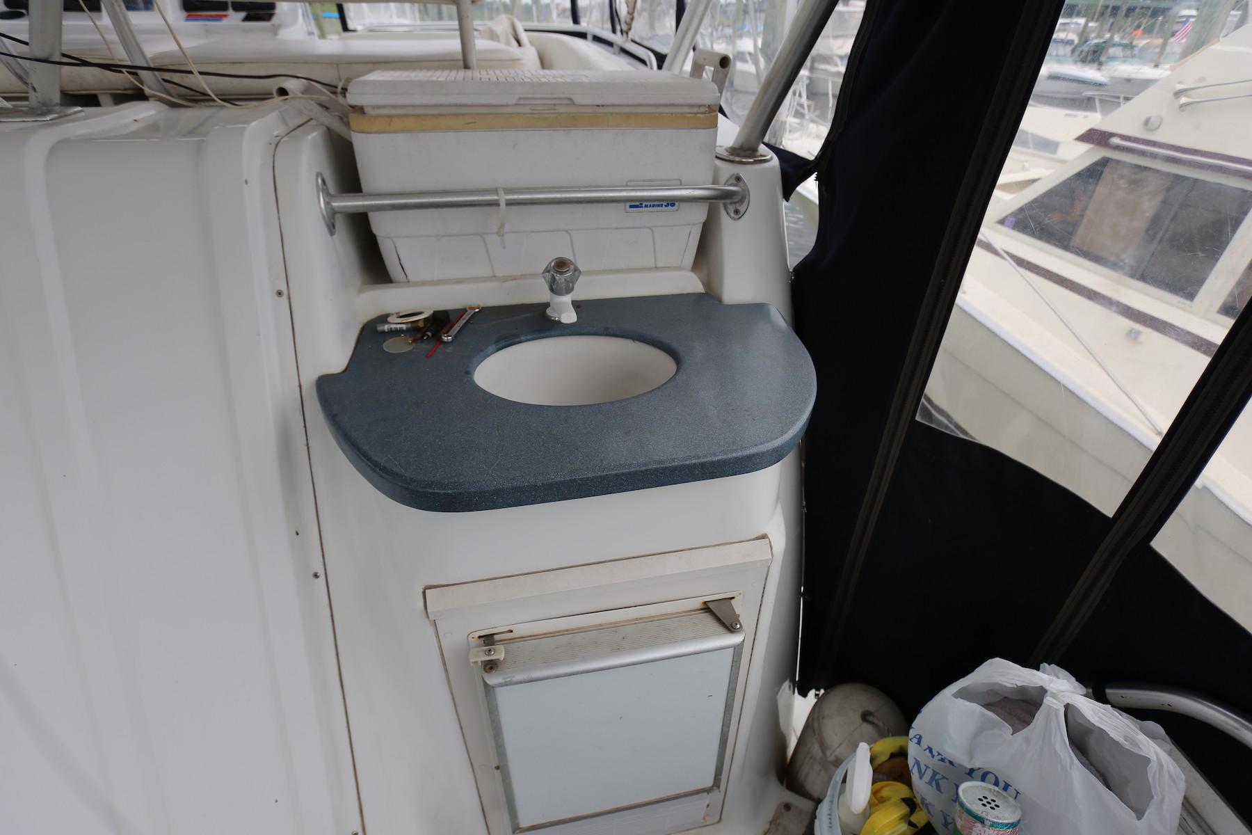 CT 9281 TL Knot 10 Yacht Sales
