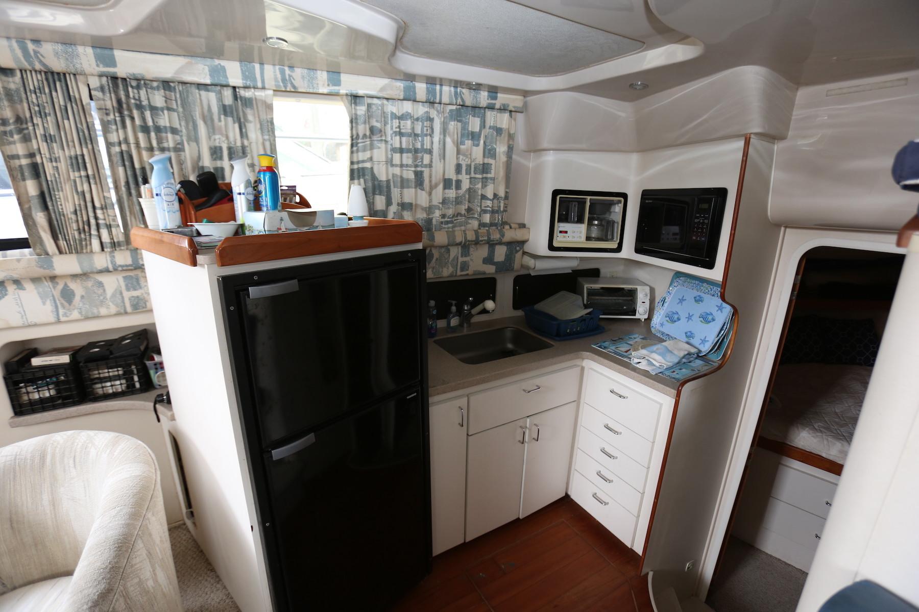 CT 9281 TL Knot 10 Yacht Sales