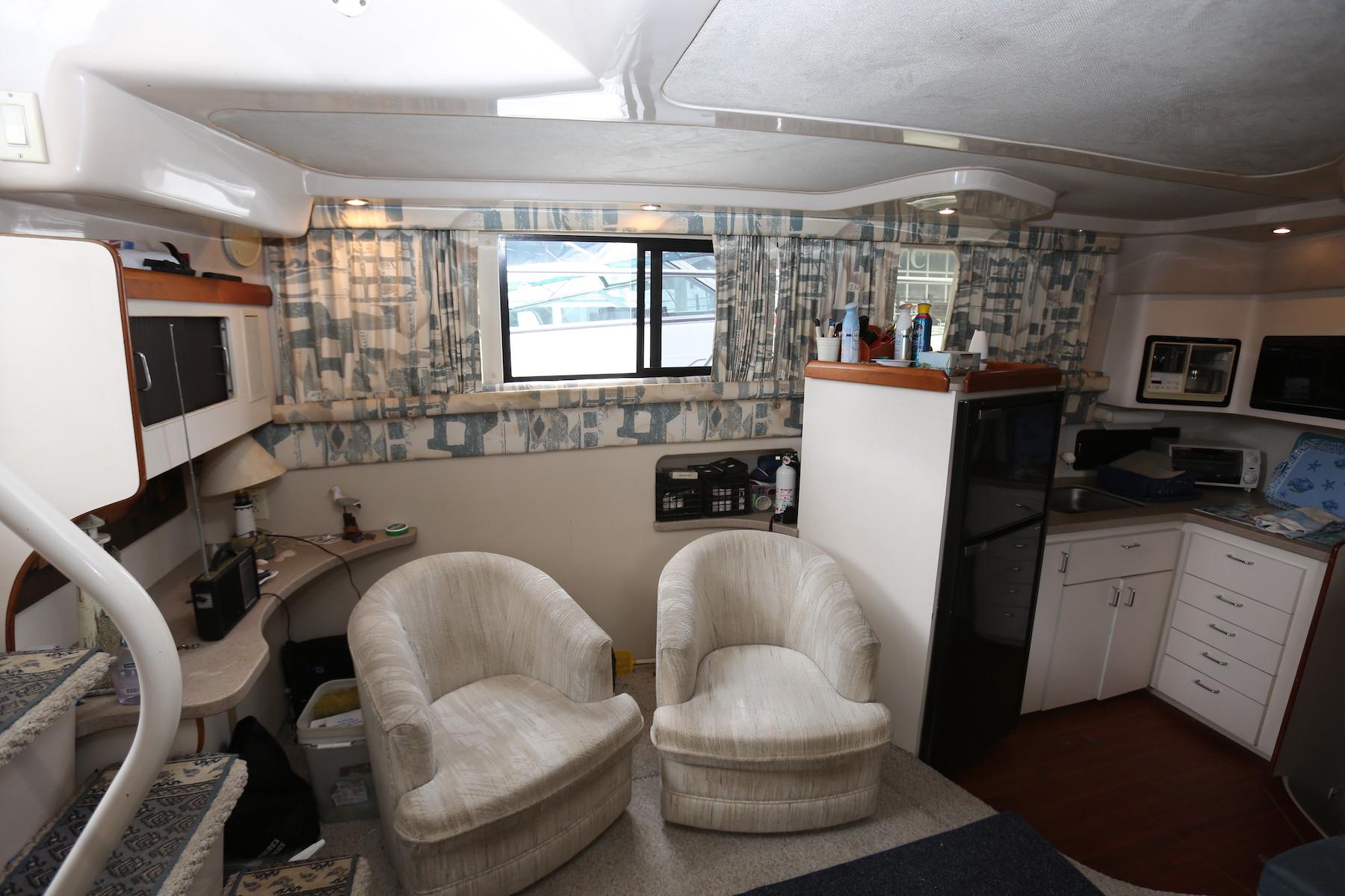 CT 9281 TL Knot 10 Yacht Sales