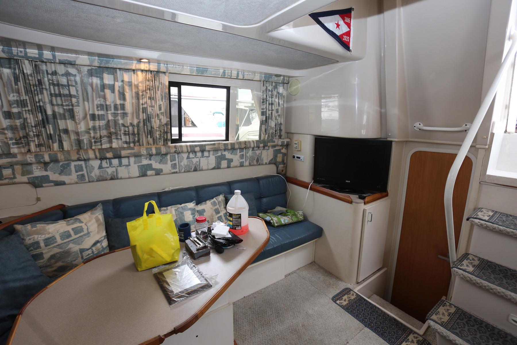 CT 9281 TL Knot 10 Yacht Sales