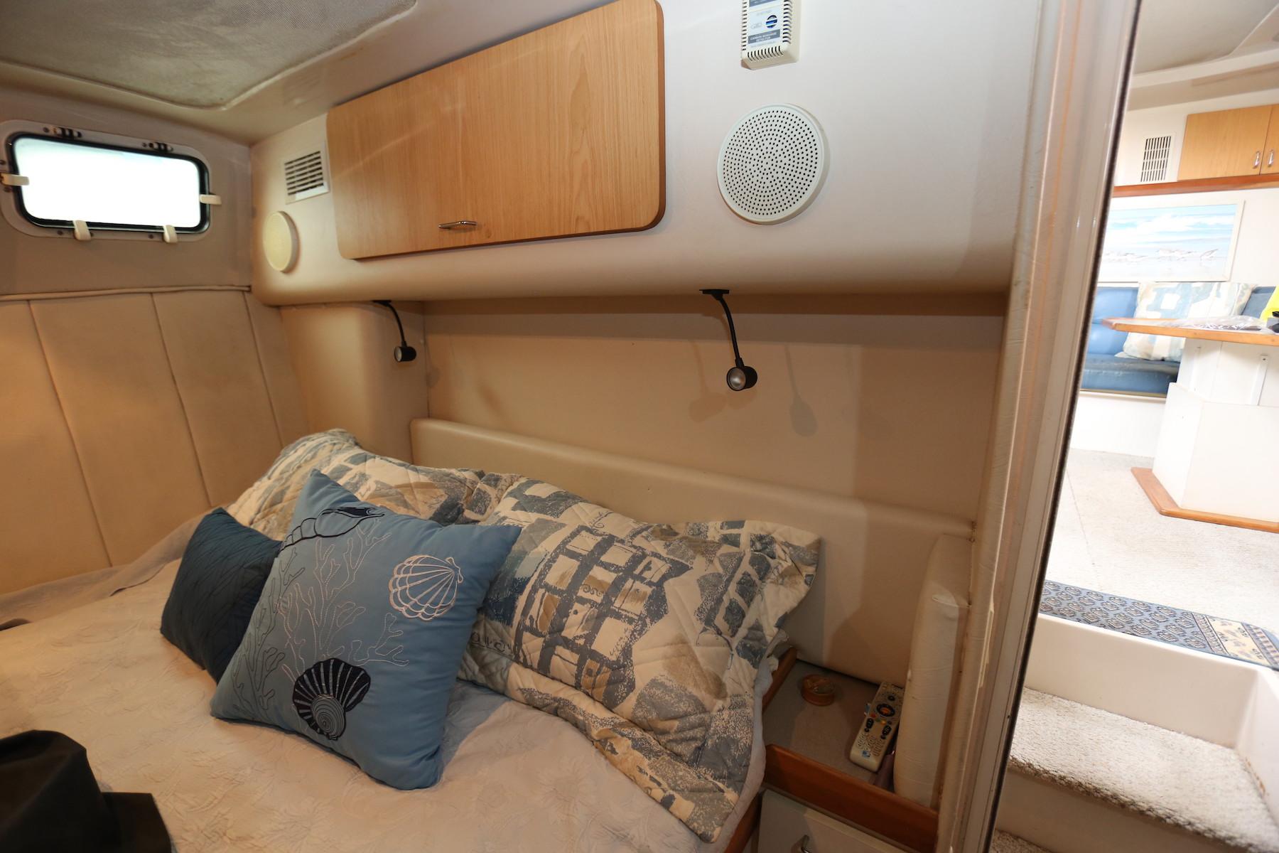 CT 9281 TL Knot 10 Yacht Sales