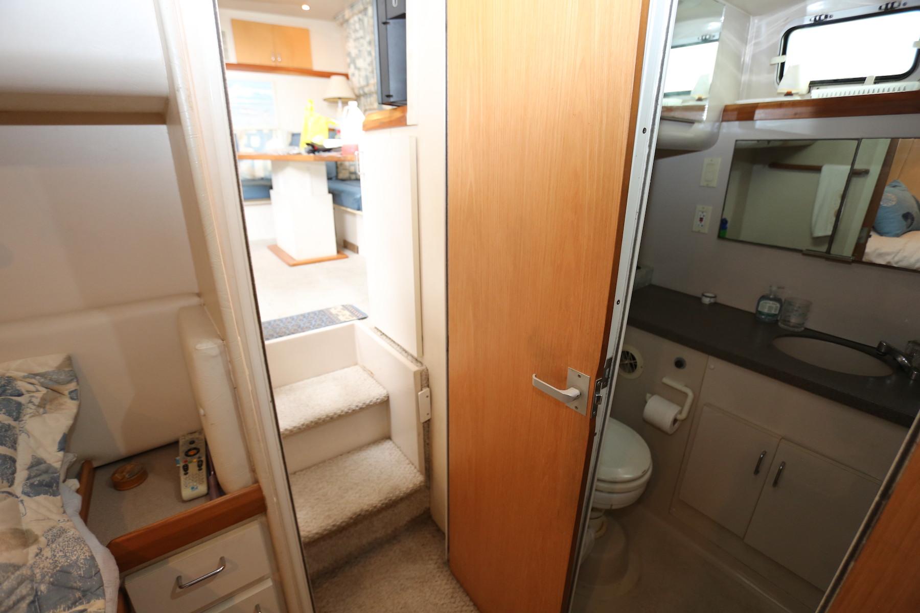 CT 9281 TL Knot 10 Yacht Sales