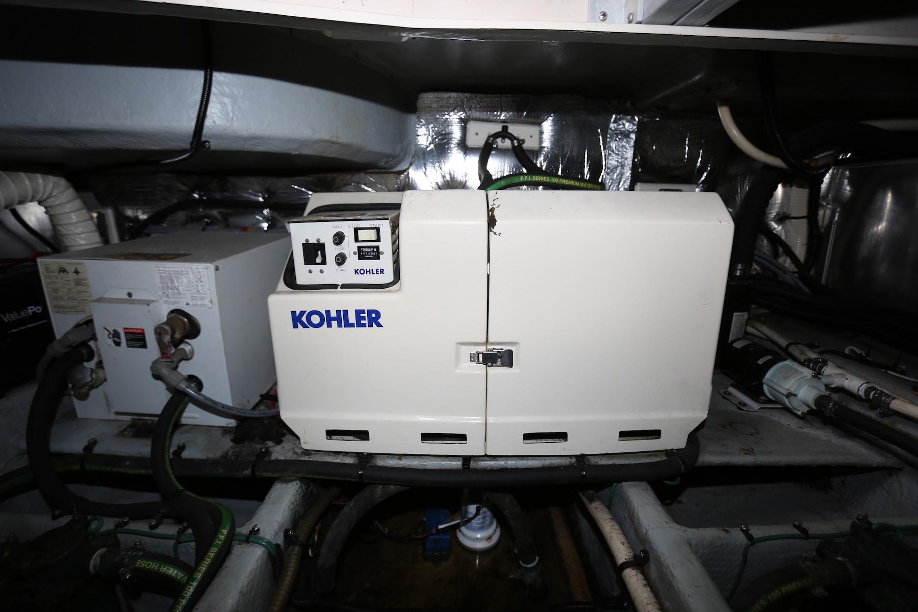 CT 9281 TL Knot 10 Yacht Sales