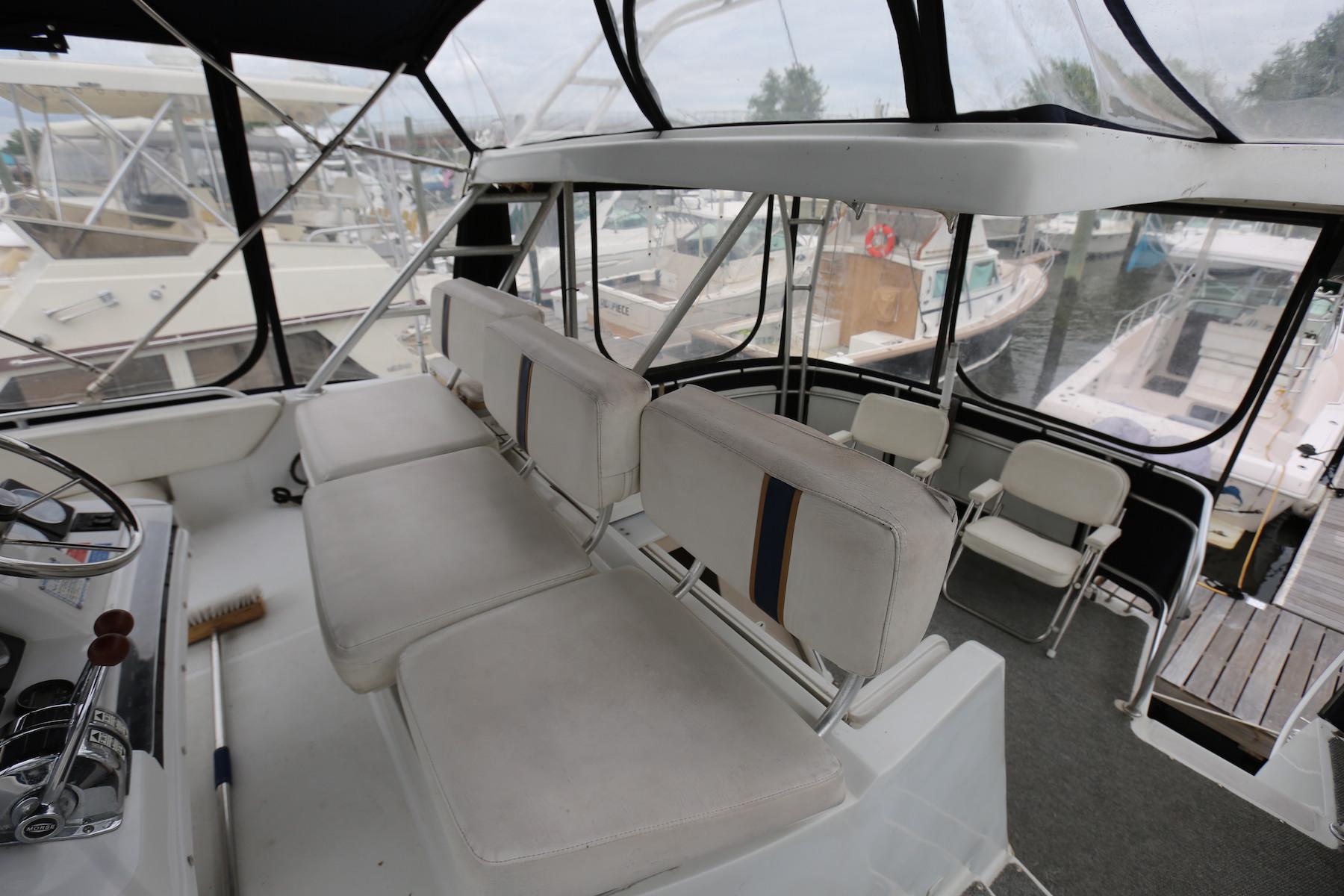 CT 9281 TL Knot 10 Yacht Sales