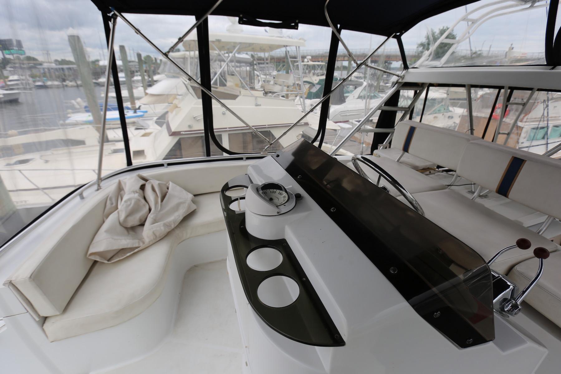 CT 9281 TL Knot 10 Yacht Sales