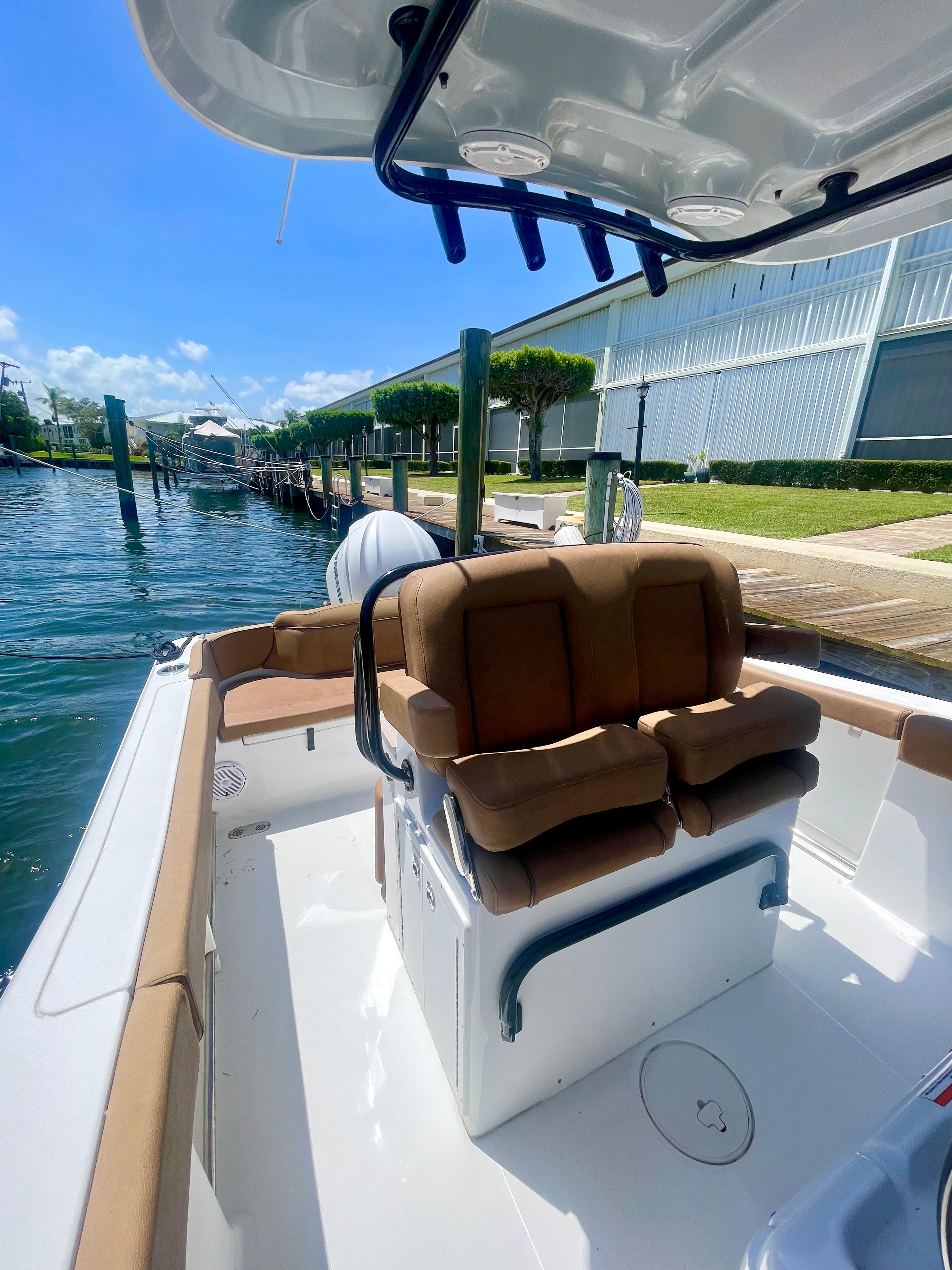 2023-sea-hunt-ultra-255-se-power-9521919-20240827074508594-1_XLARGE