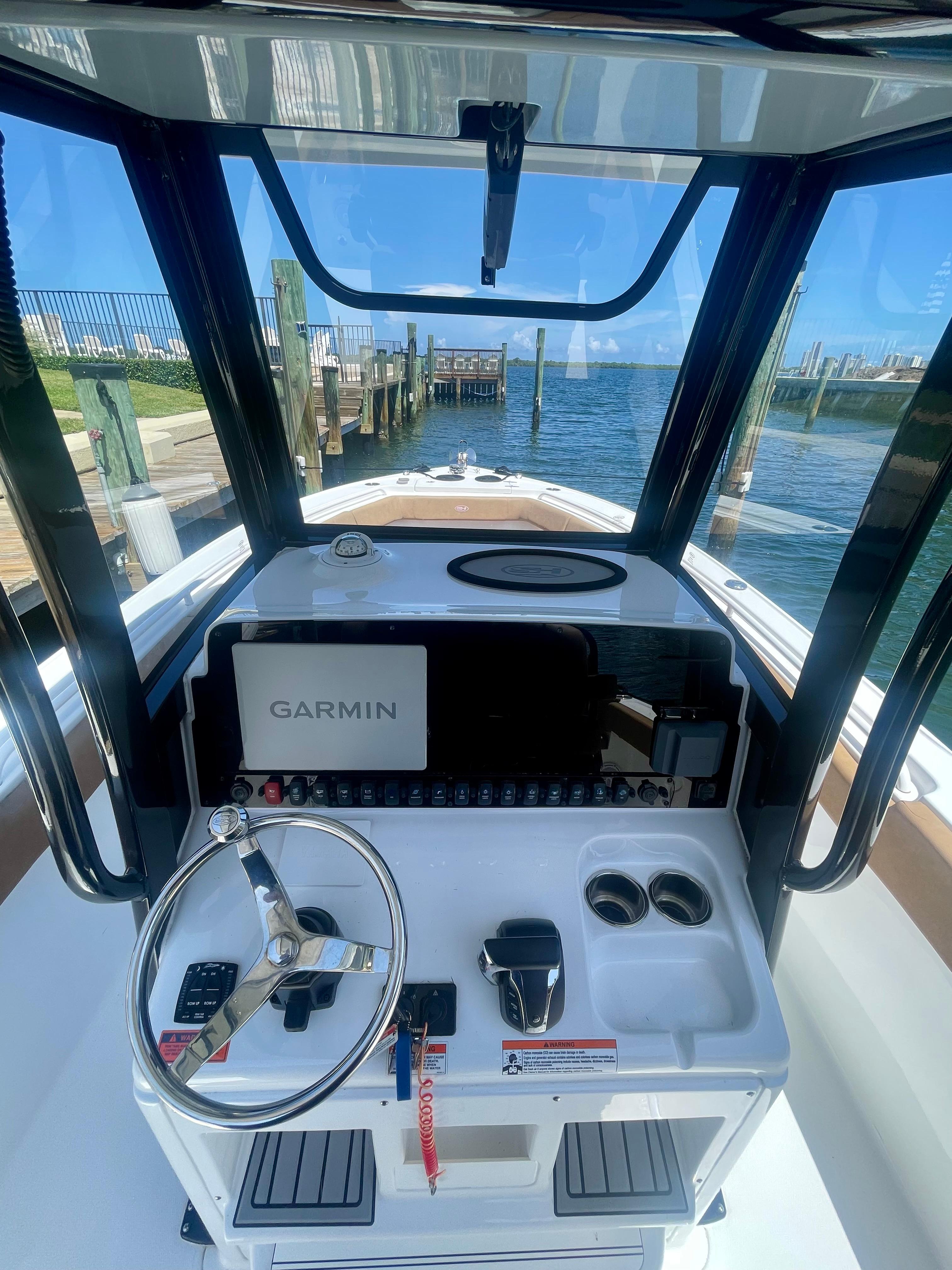 2023-sea-hunt-ultra-255-se-power-9521919-20240827074512392-1_XLARGE