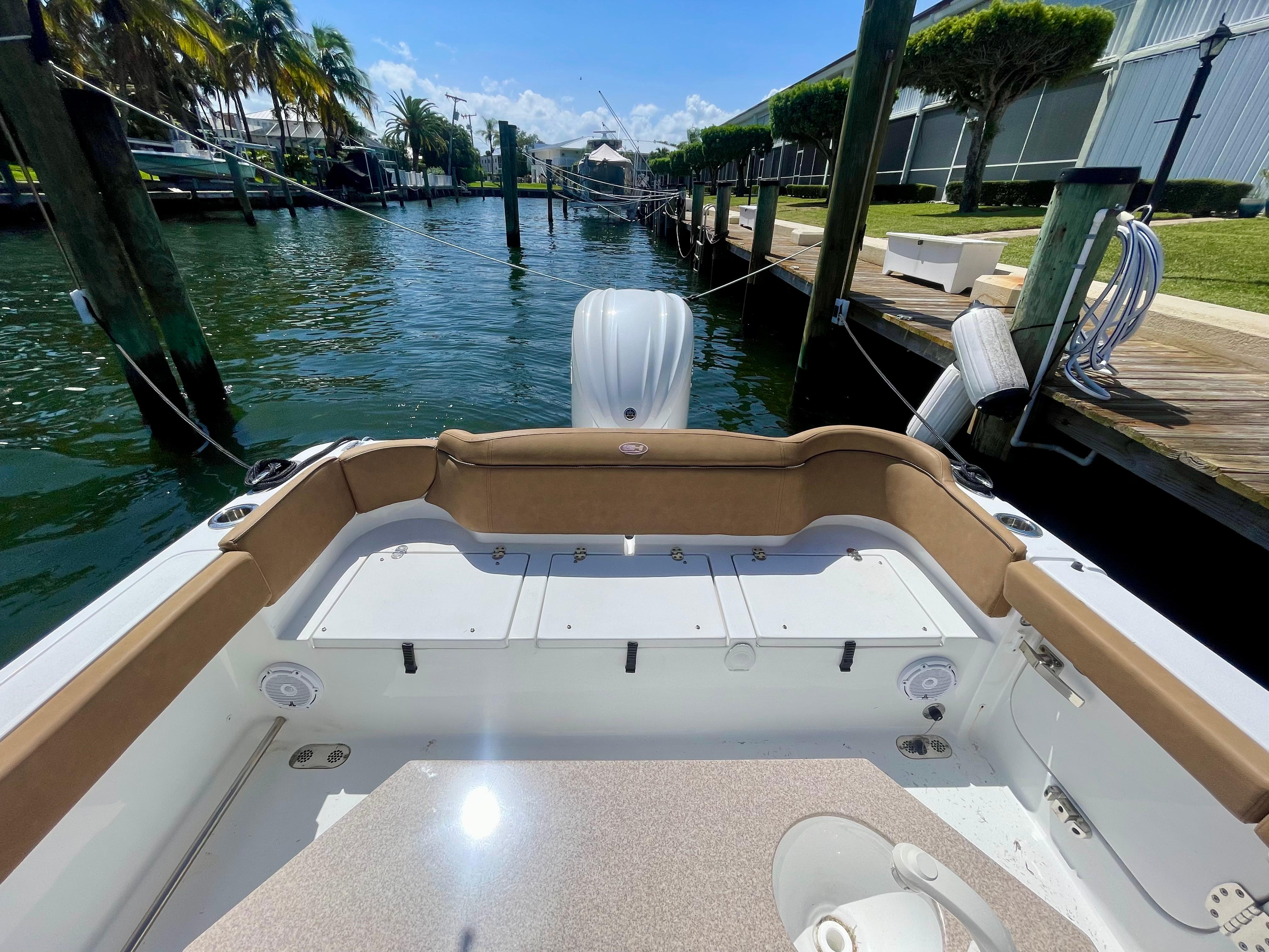 2023-sea-hunt-ultra-255-se-power-9521919-20240827074555731-1_XLARGE