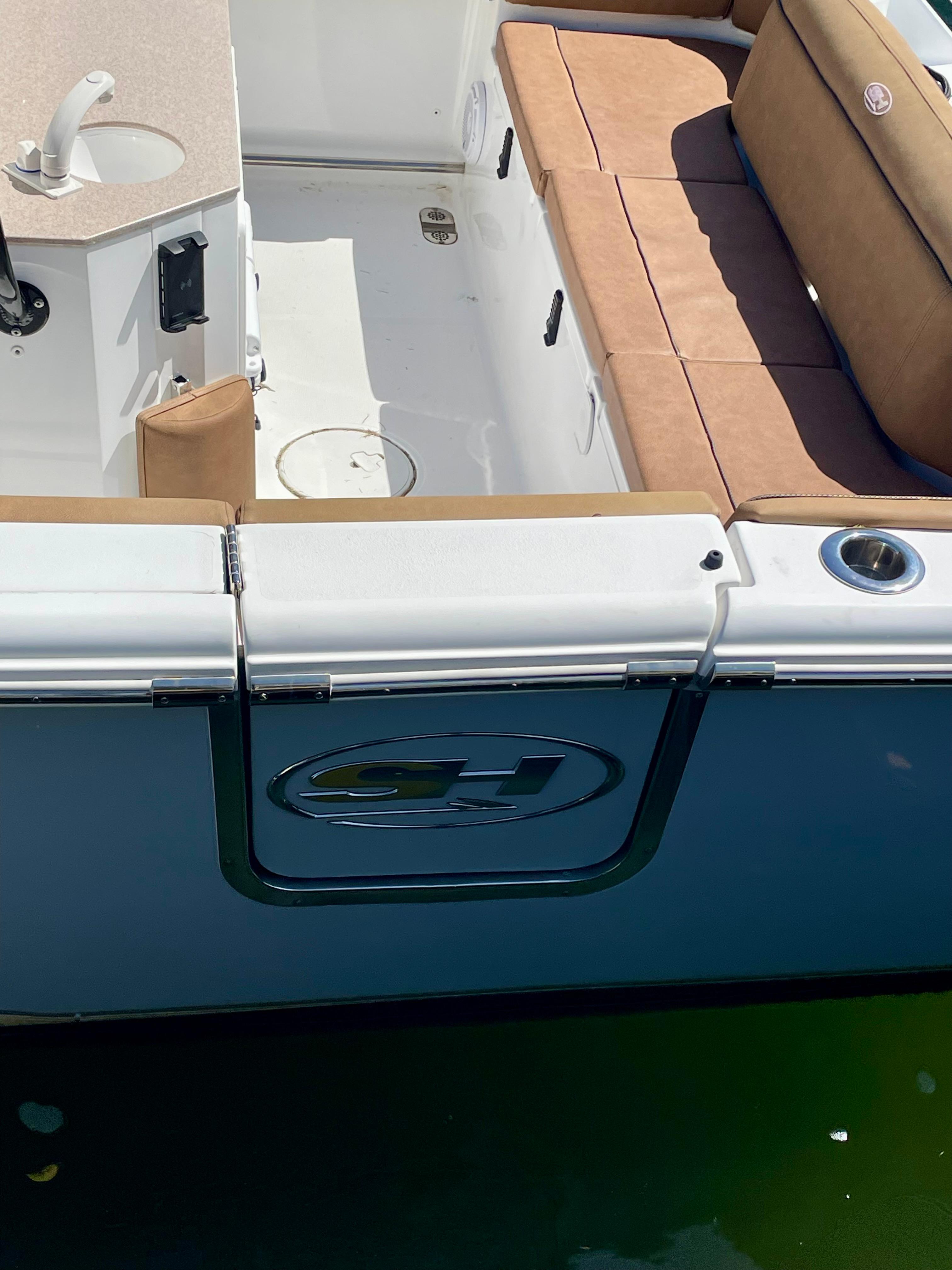 2023-sea-hunt-ultra-255-se-power-9521919-20240827074612966-1_XLARGE