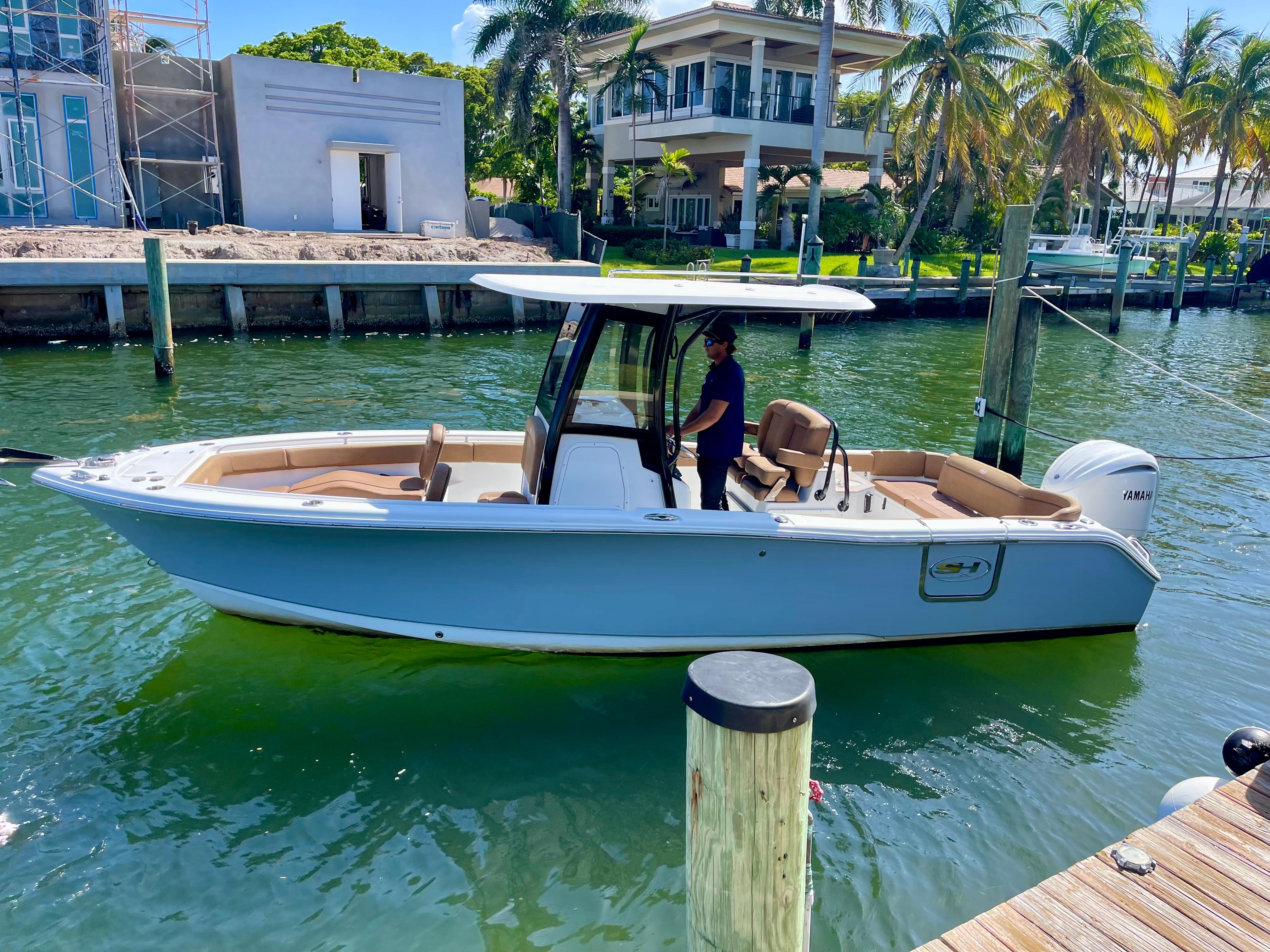 2023-sea-hunt-ultra-255-se-power-9521919-20240827074625080-1_XLARGE