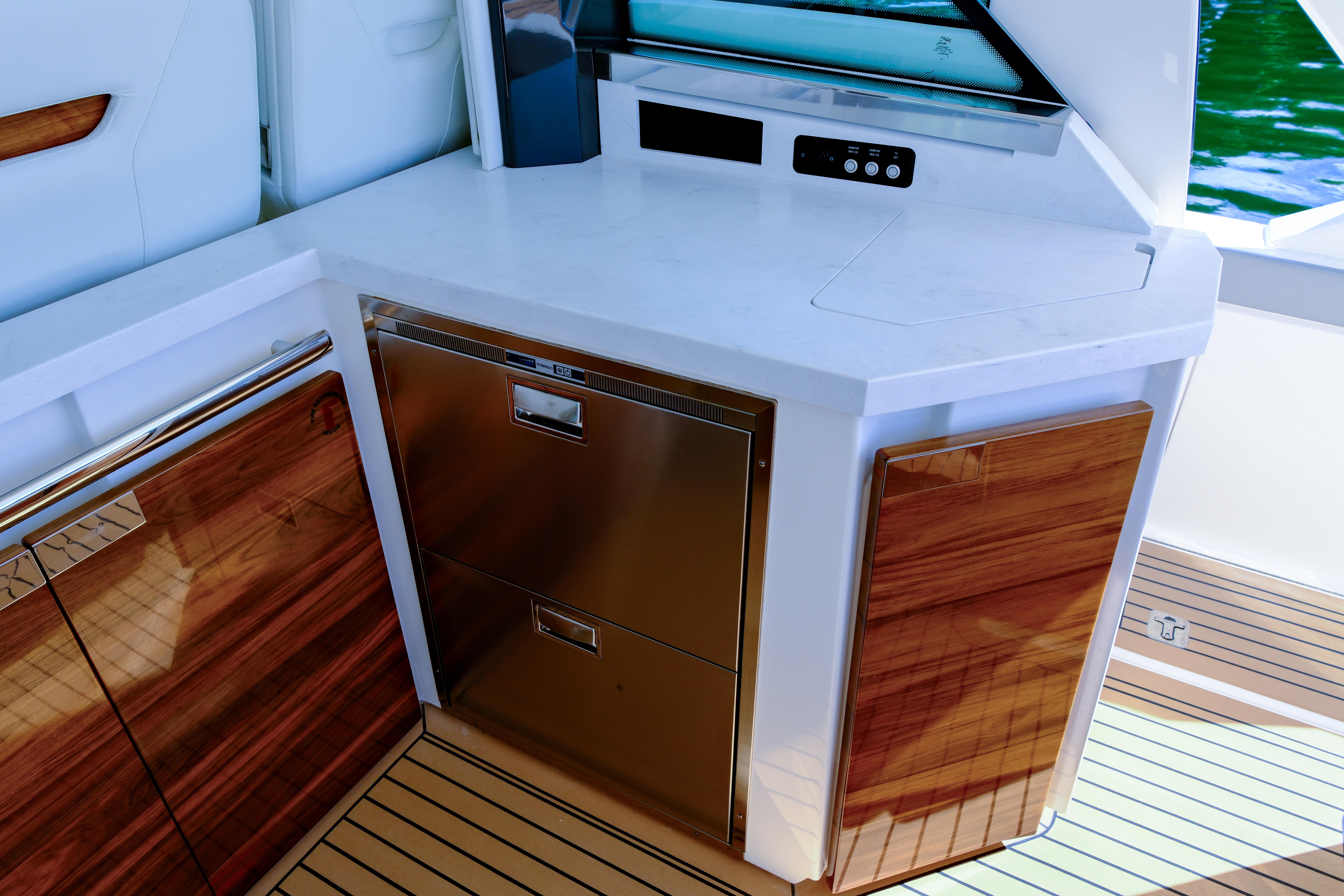 Tiara Yachts-48 LS 2023-FEELING KNOTTY FL-US-9681933 | Thumbnail