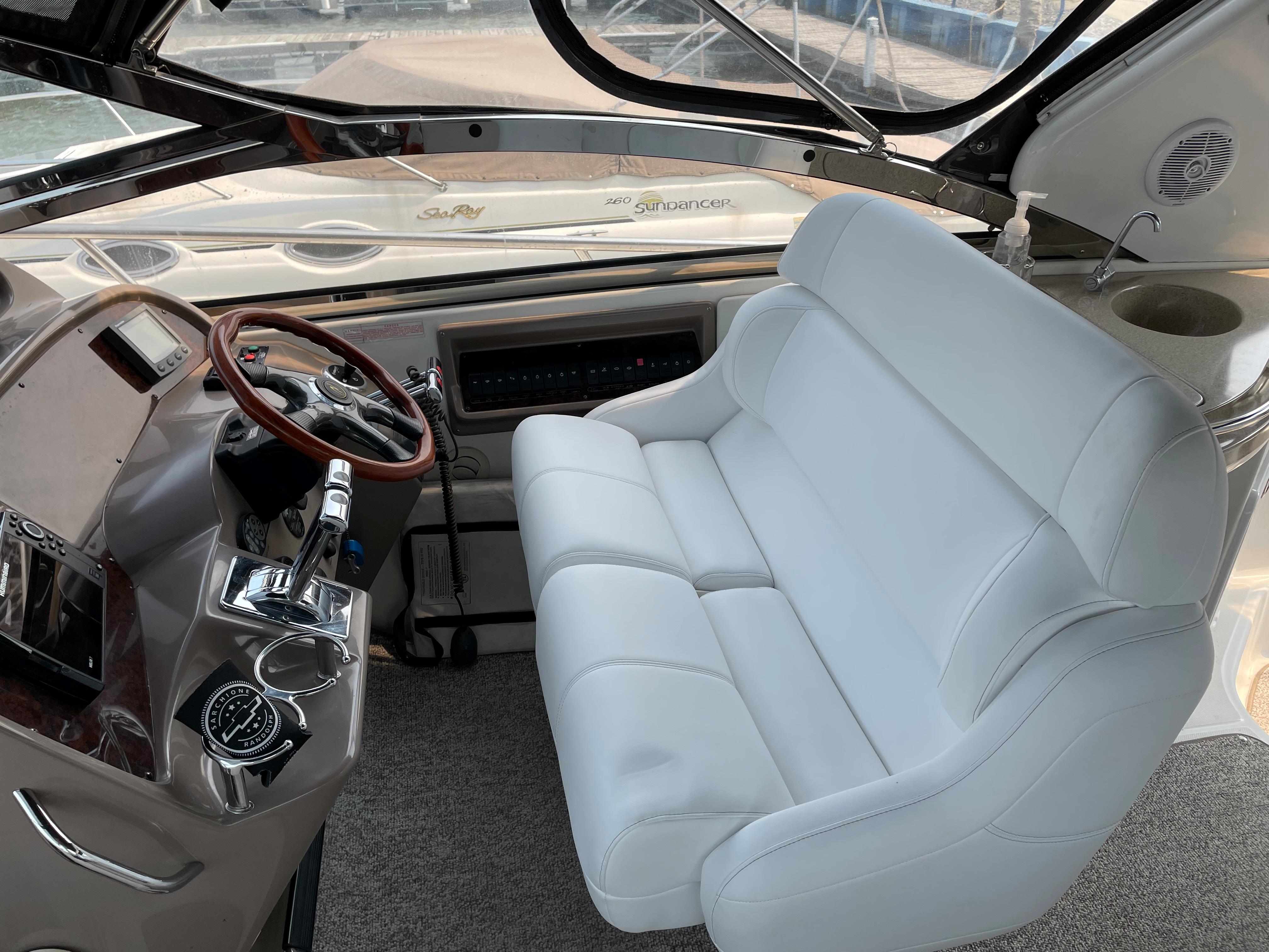 2003 Regal 3860 Commodore | Yachts360