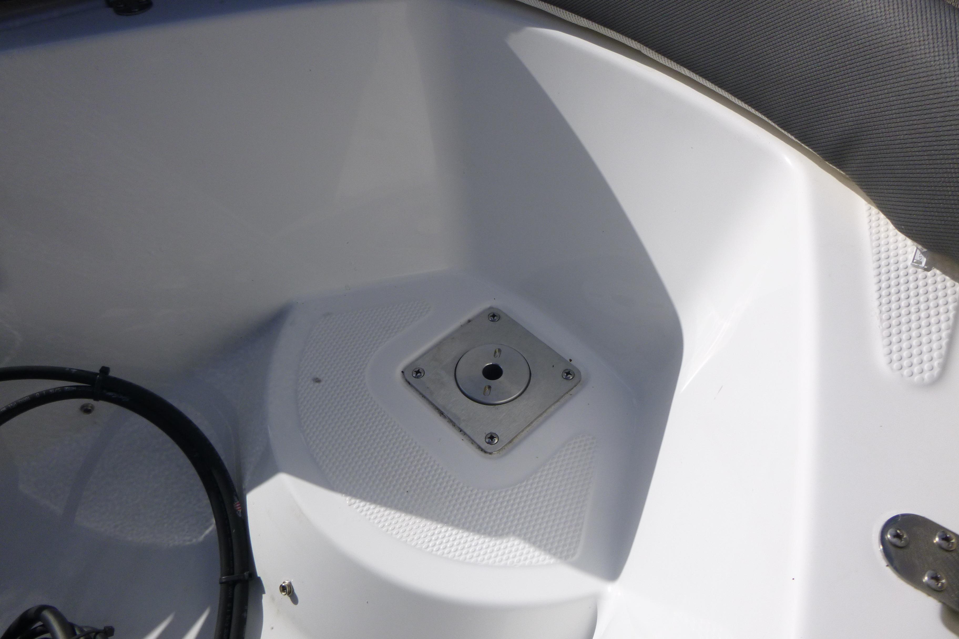 2024 Tahoe 185 S Gallery