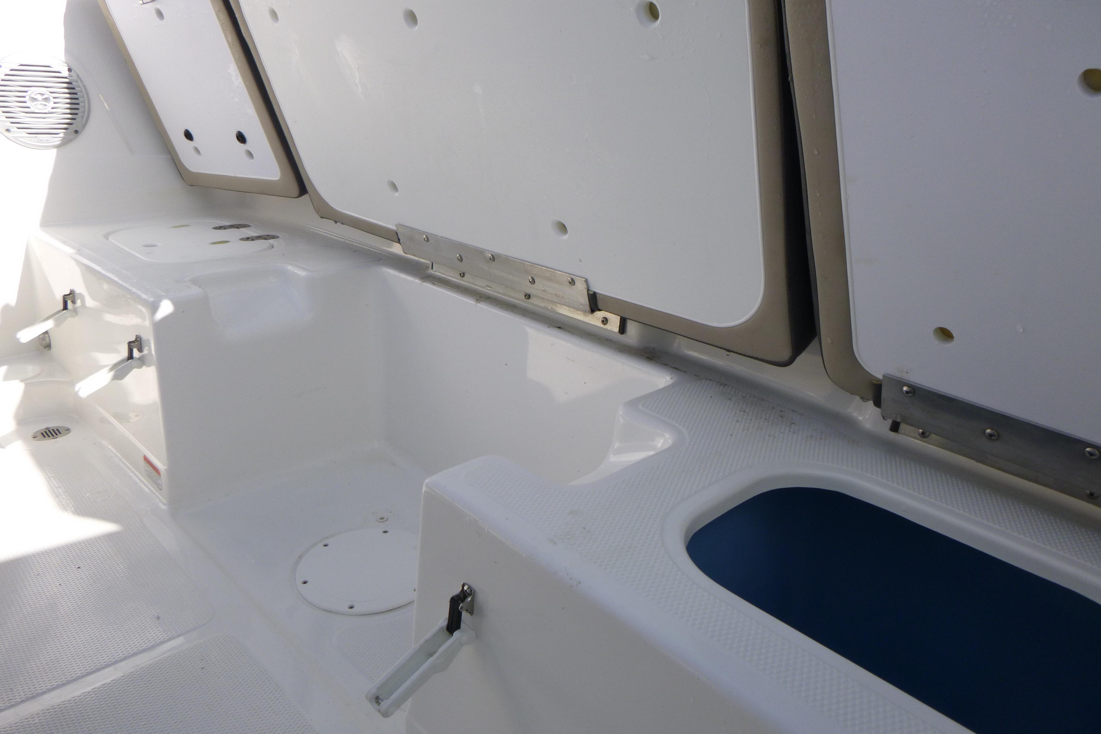 2024 Tahoe 185 S Gallery