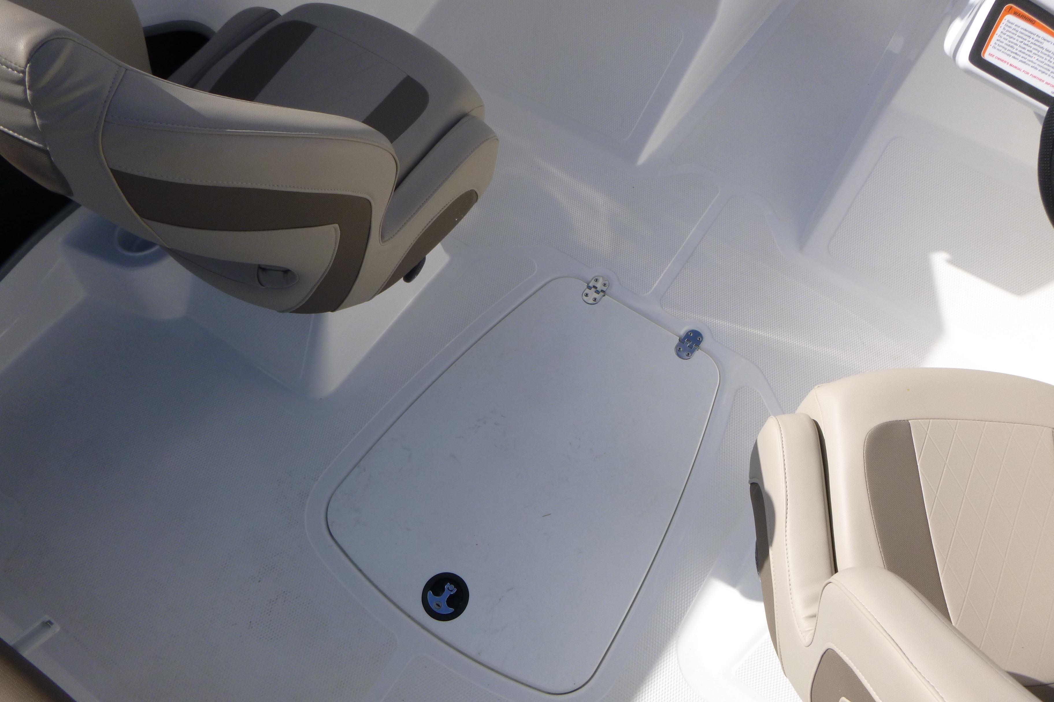 2024 Tahoe 185 S Gallery