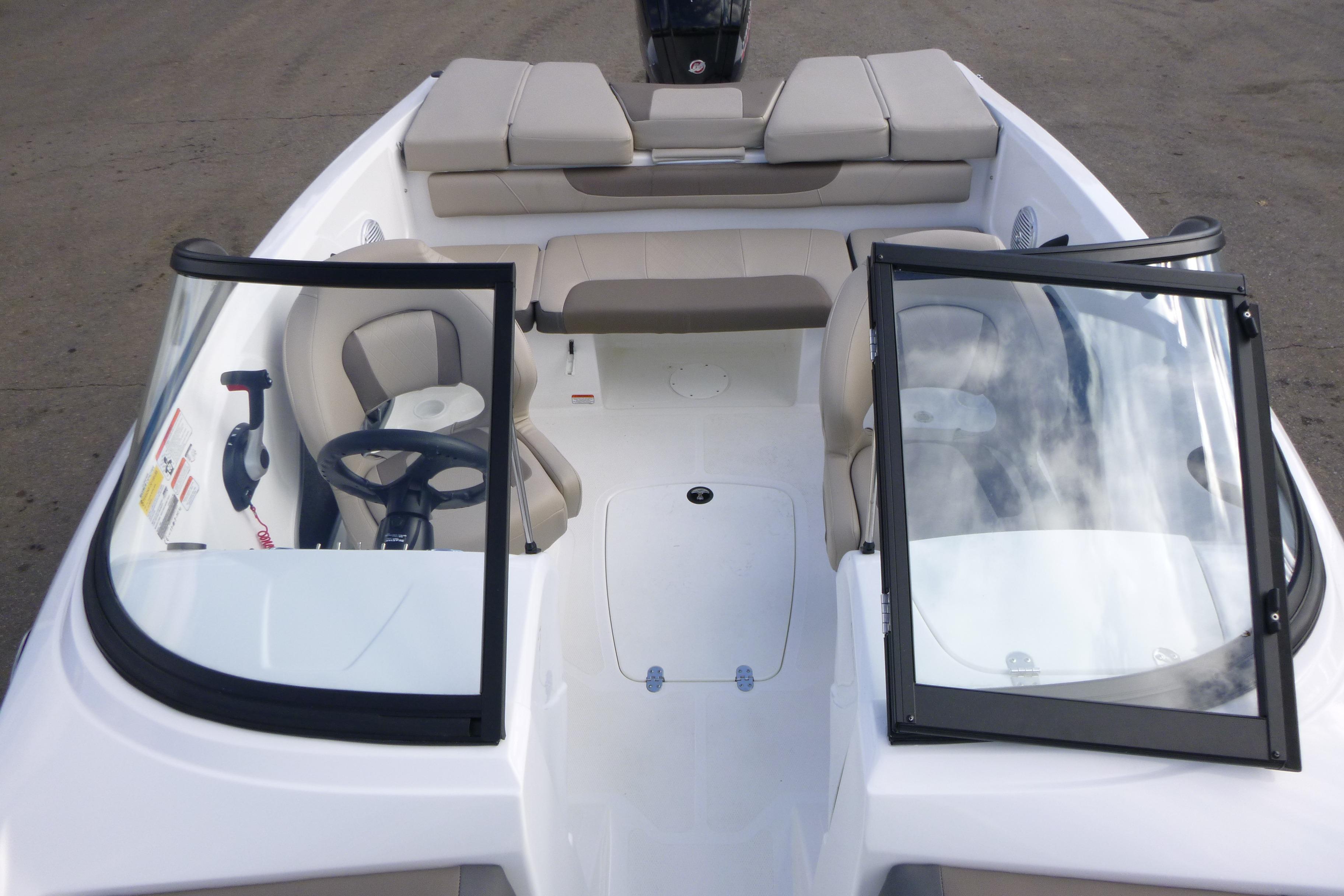 2024 Tahoe 185 S Gallery