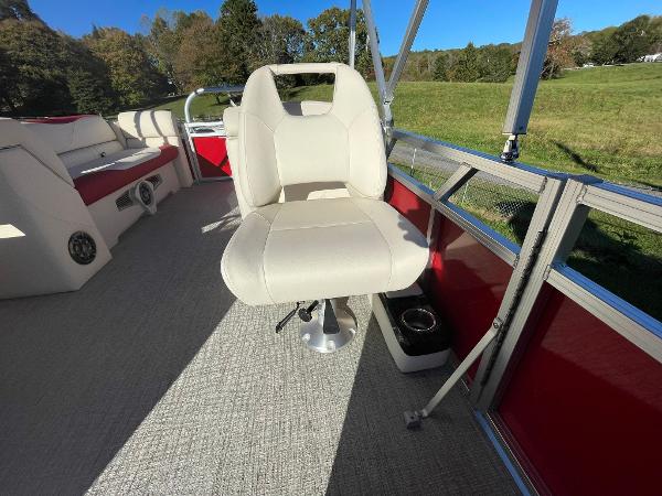 2021 Tahoe Pontoons boat for sale, model of the boat is 2280 Sport Quad Lounger & Image # 11 of 17