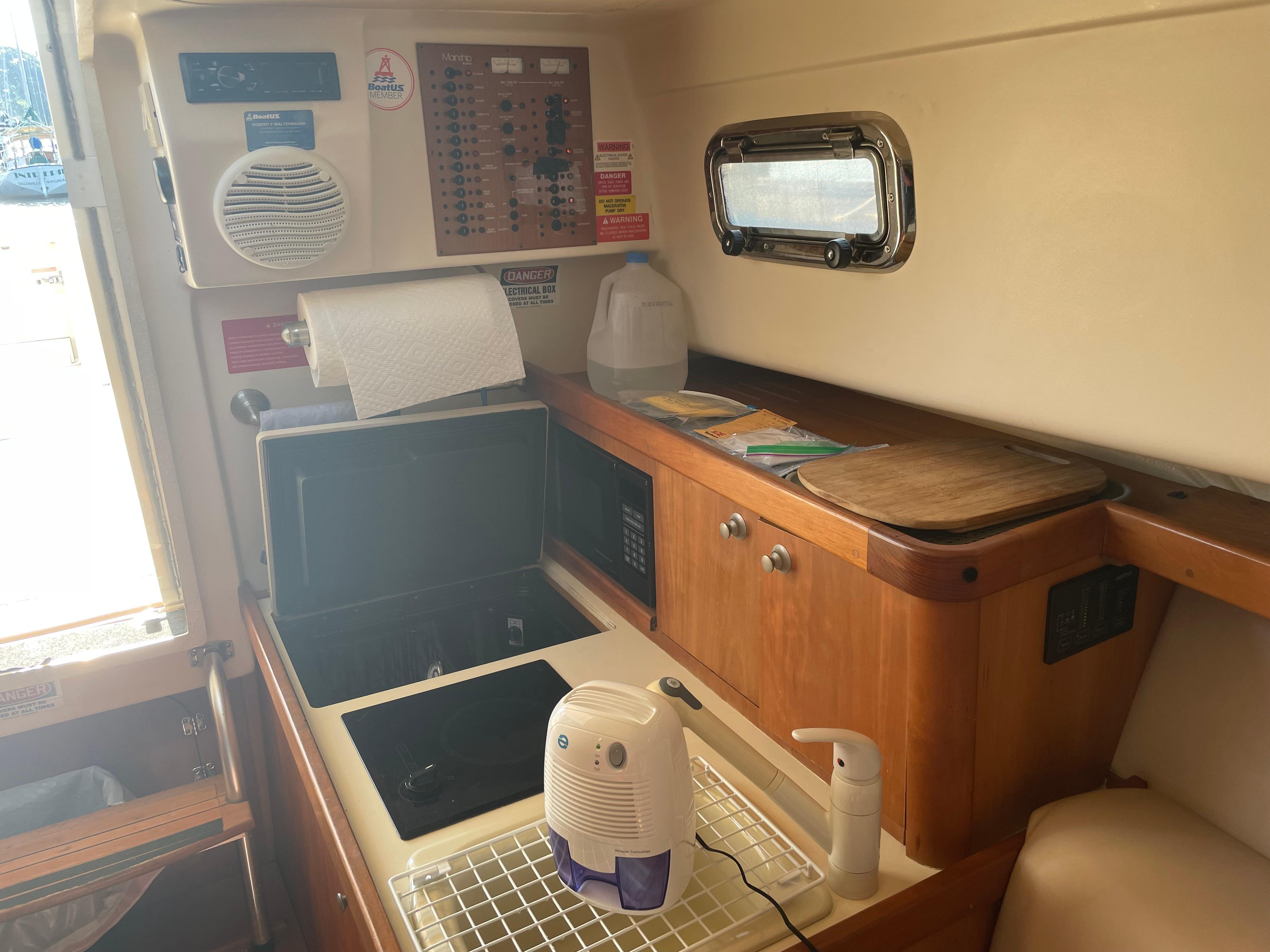 2003-mainship-pilot-30-ii-power-9871942-20250725064715708-1