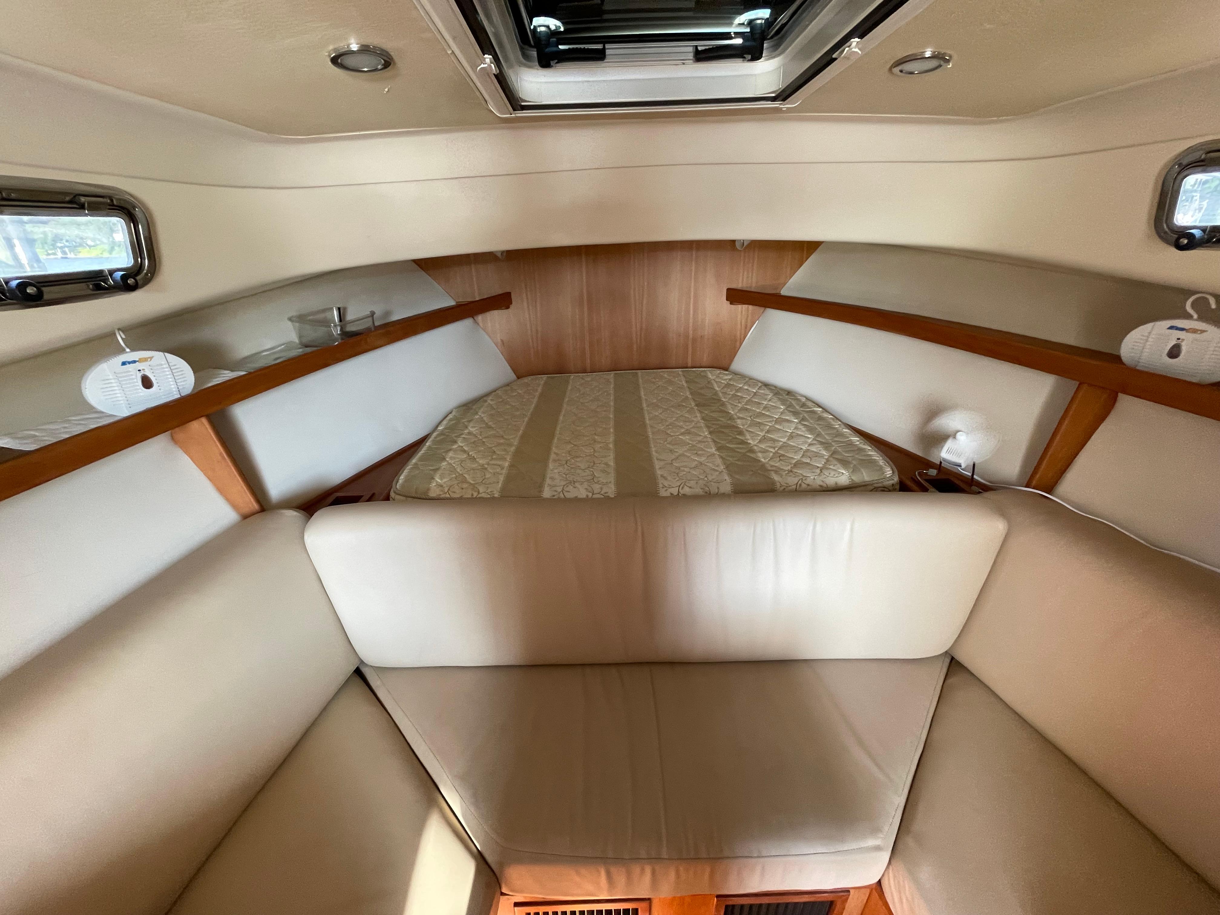 2003-mainship-pilot-30-ii-power-9871942-20250725064724966-1
