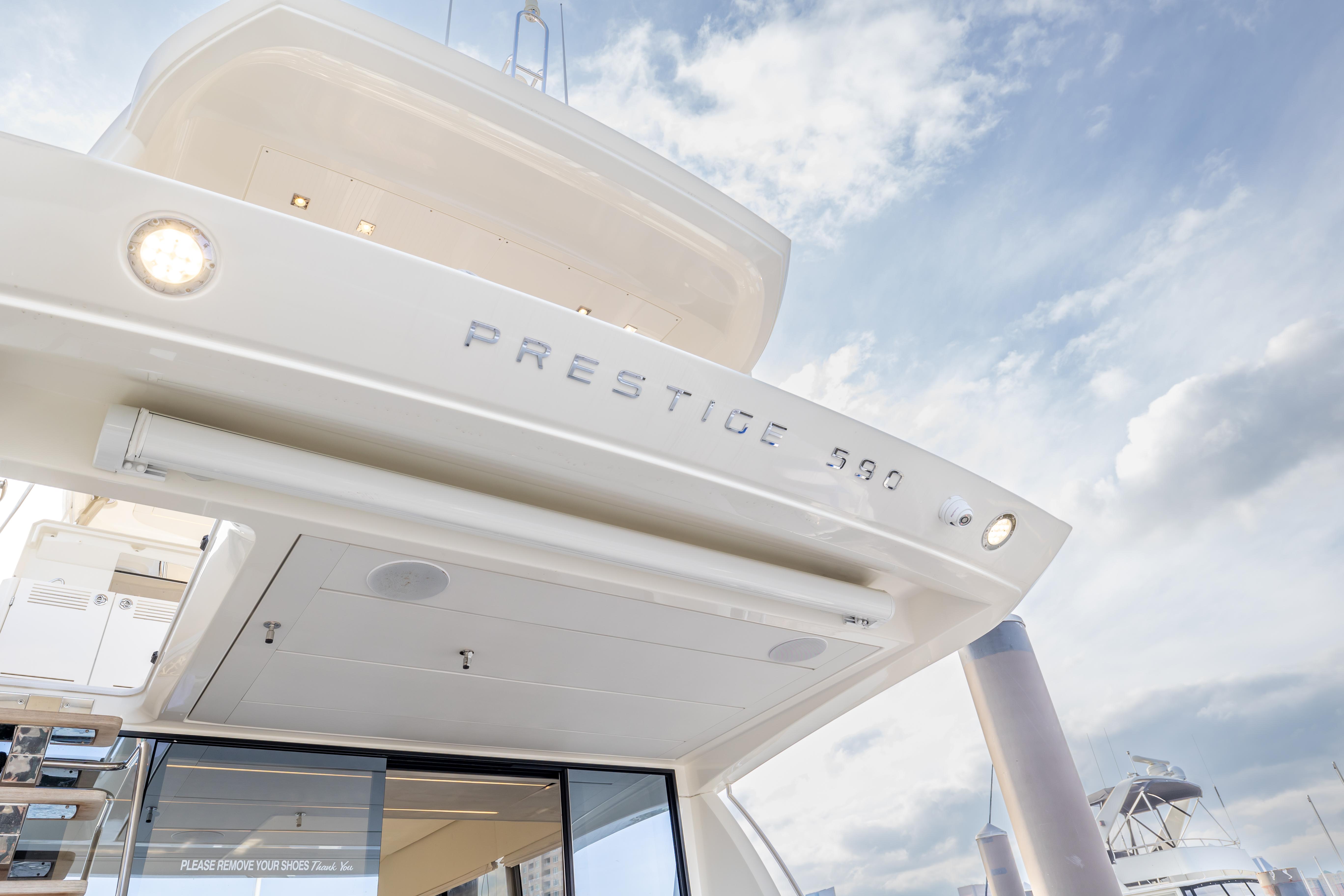 2020 Prestige Yachts 590 Fly