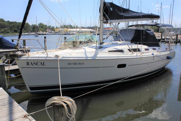 Used 04 Hunter 36 Annapolis Boat Trader