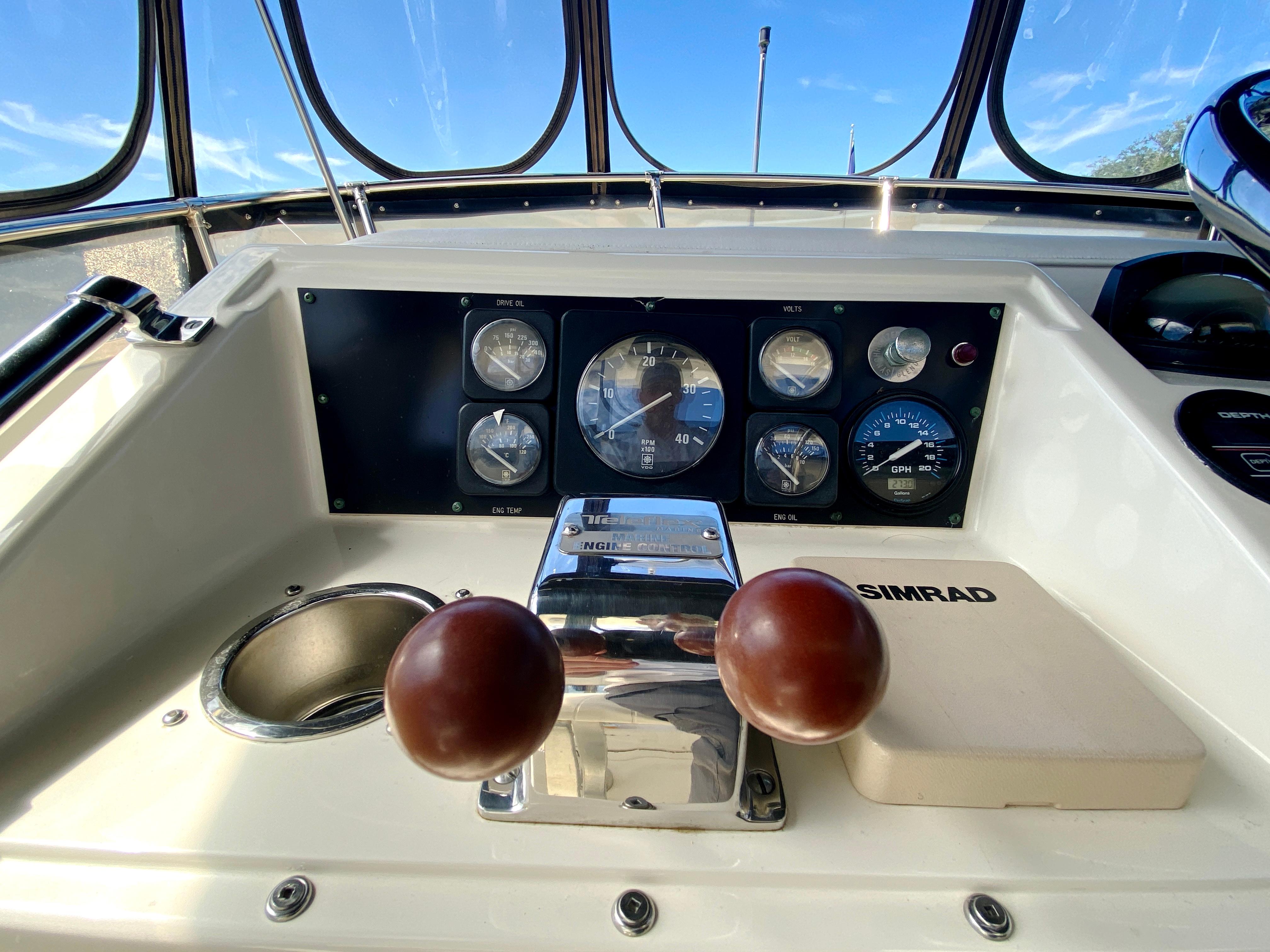 hatteras yacht gauges
