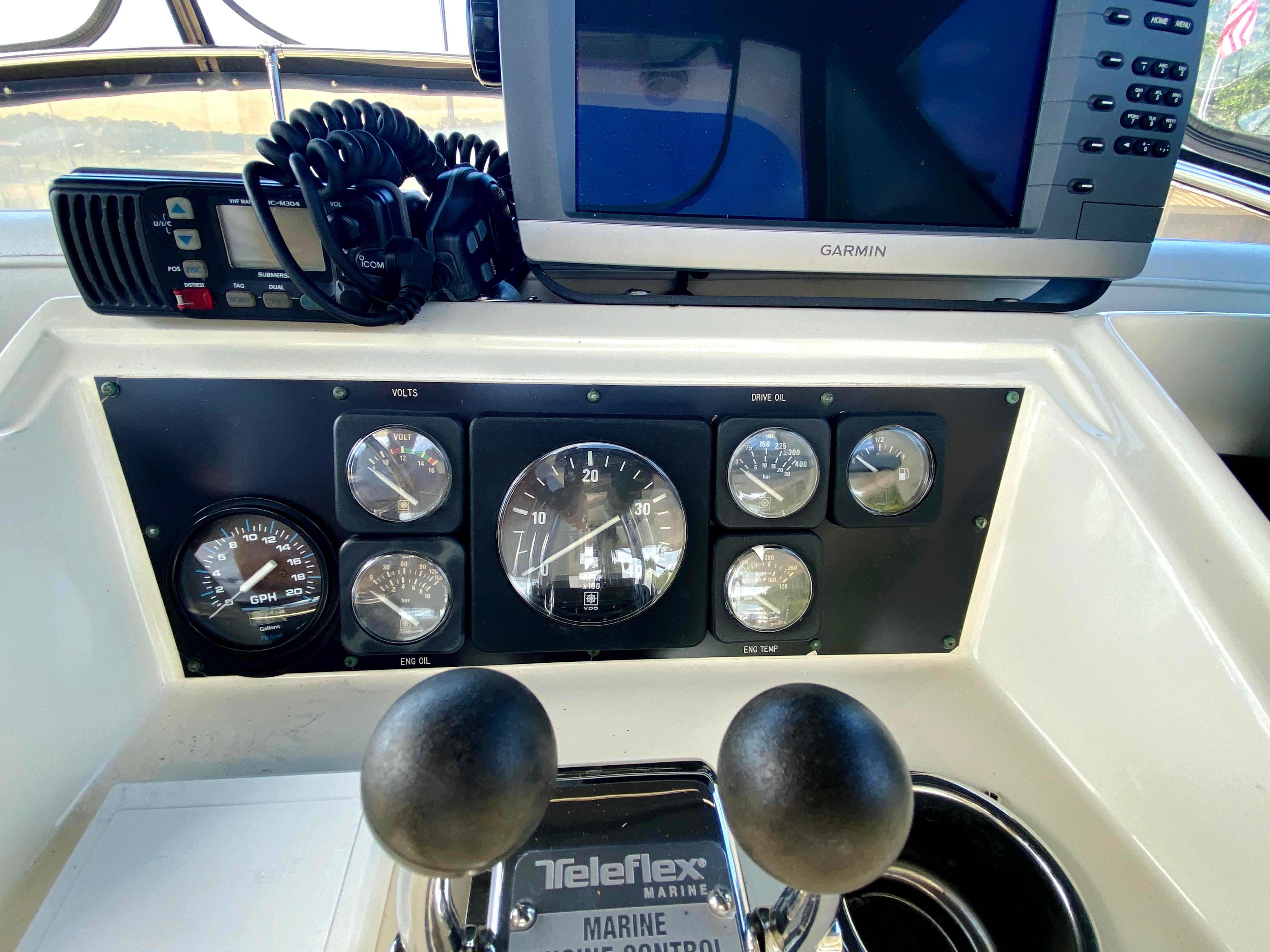 hatteras yacht gauges