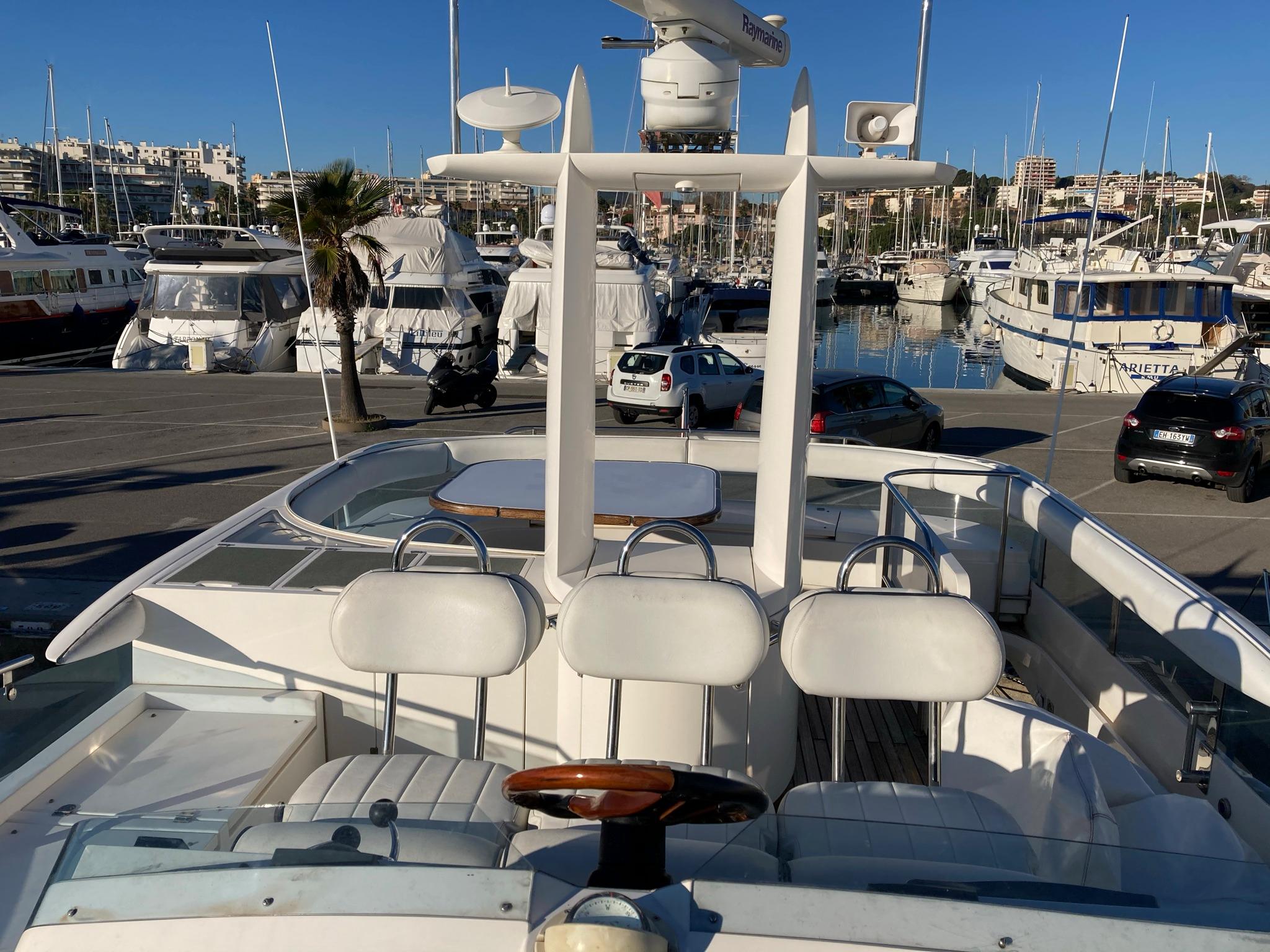 Fairline Squadron 58  Network Yacht Brokers Antibes