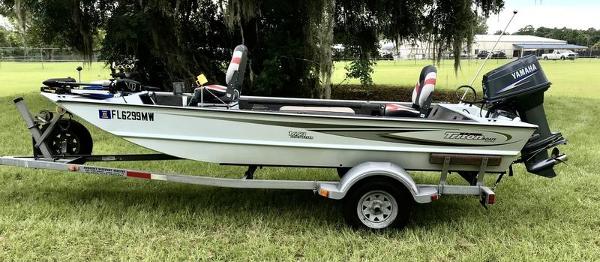 2005 Triton boat for sale, model of the boat is 1653 Stick Steer Boat & Image # 1 of 10