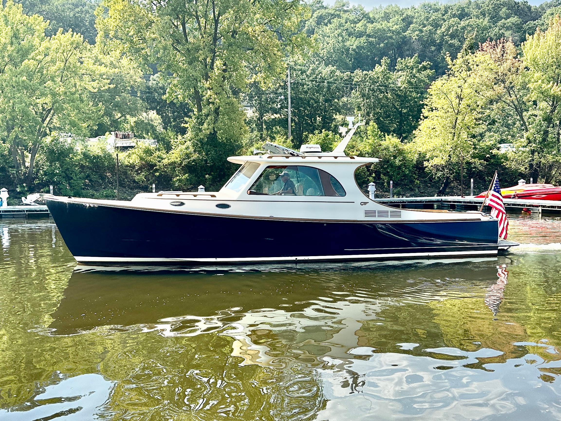 2009 Hinckley picnic boat 37 mkiii