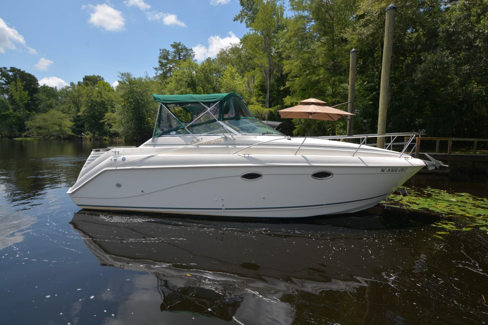 1999 Rinker 270 Fiesta Vee w/Genset