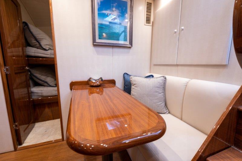 Viking 52 FAMILY TRADITION - Salon Seating