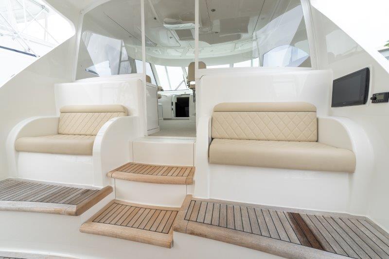 Viking 52 FAMILY TRADITION - Cockpit Mezzanine