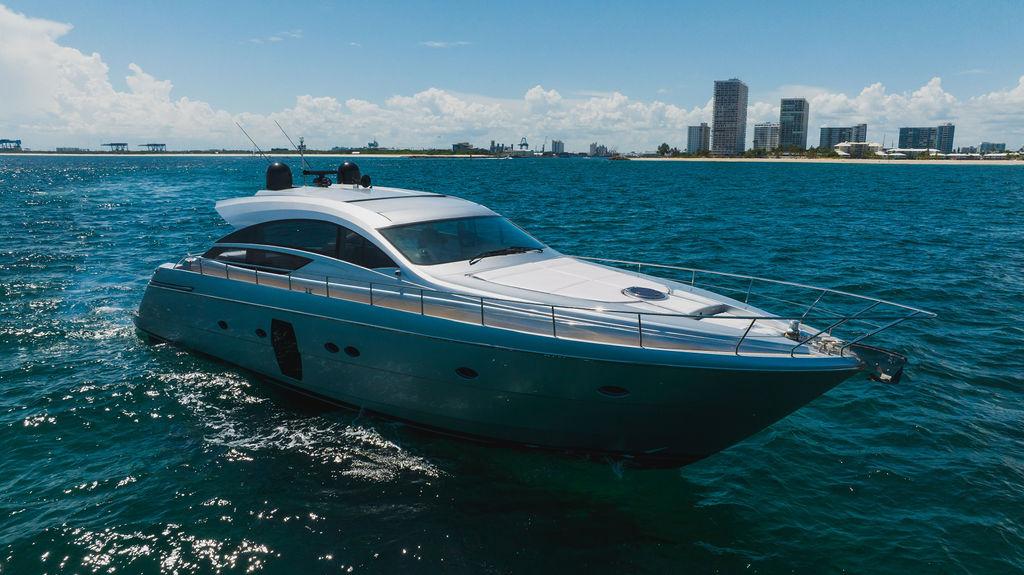 Pershing 64 Motor Yacht - Exterior profile photo on water