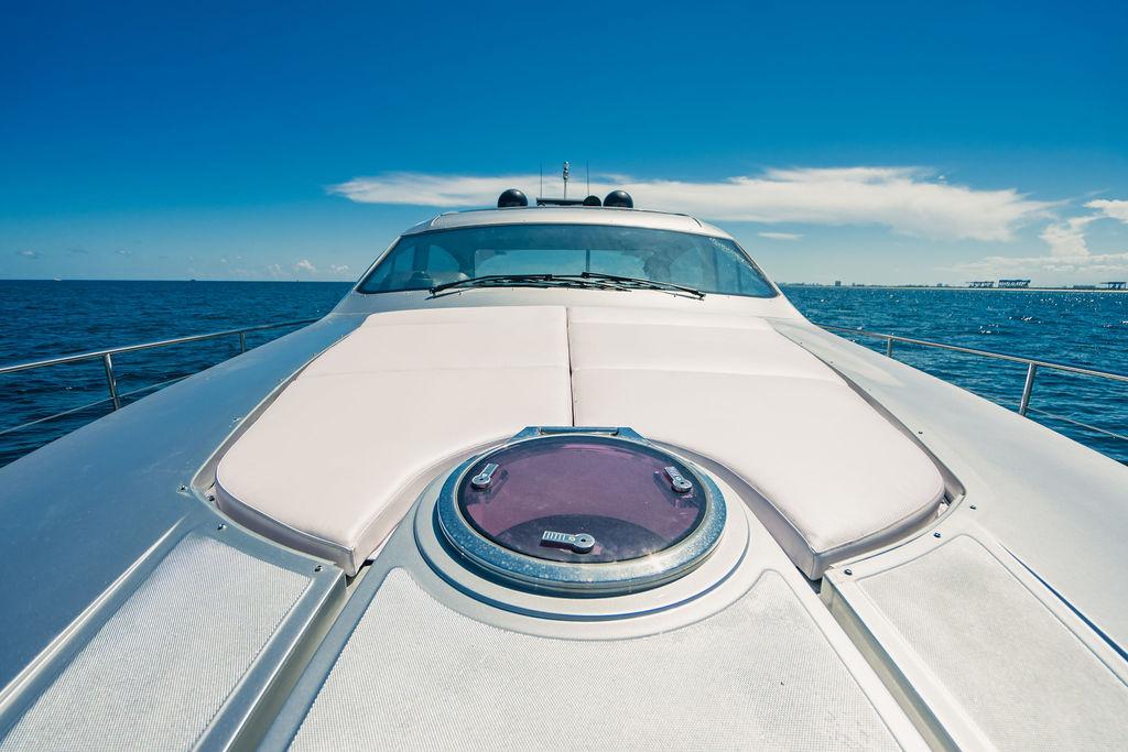 Pershing 64 Motor Yacht -