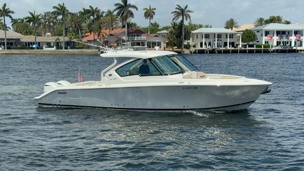 Photo of 2020 Pursuit 32'