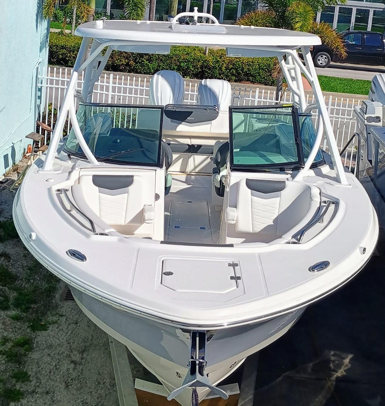 Robalo-R317 Dual Console 2024-317-125 FL-US-9771974 | Thumbnail