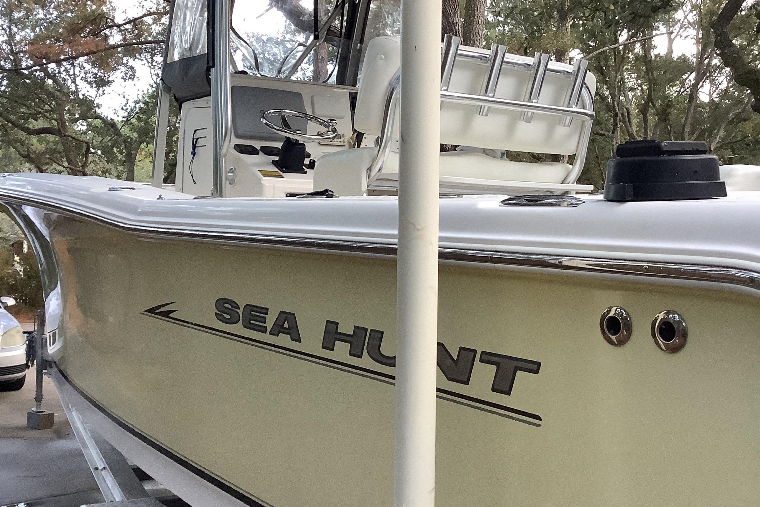 2007 Sea Hunt Triton 260