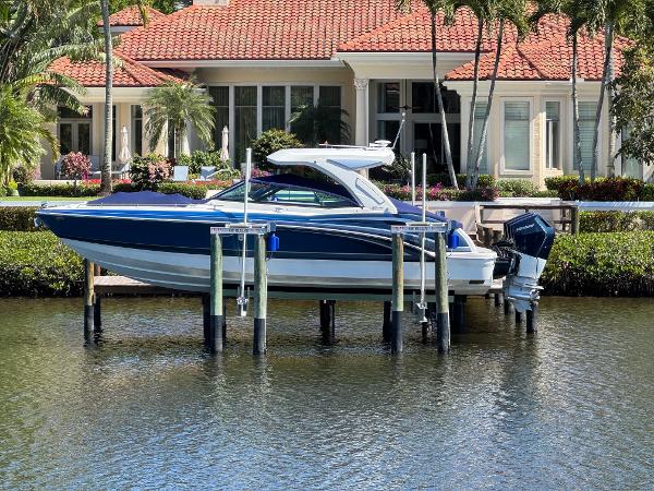 2023 Formula 350 Crossover Bowrider