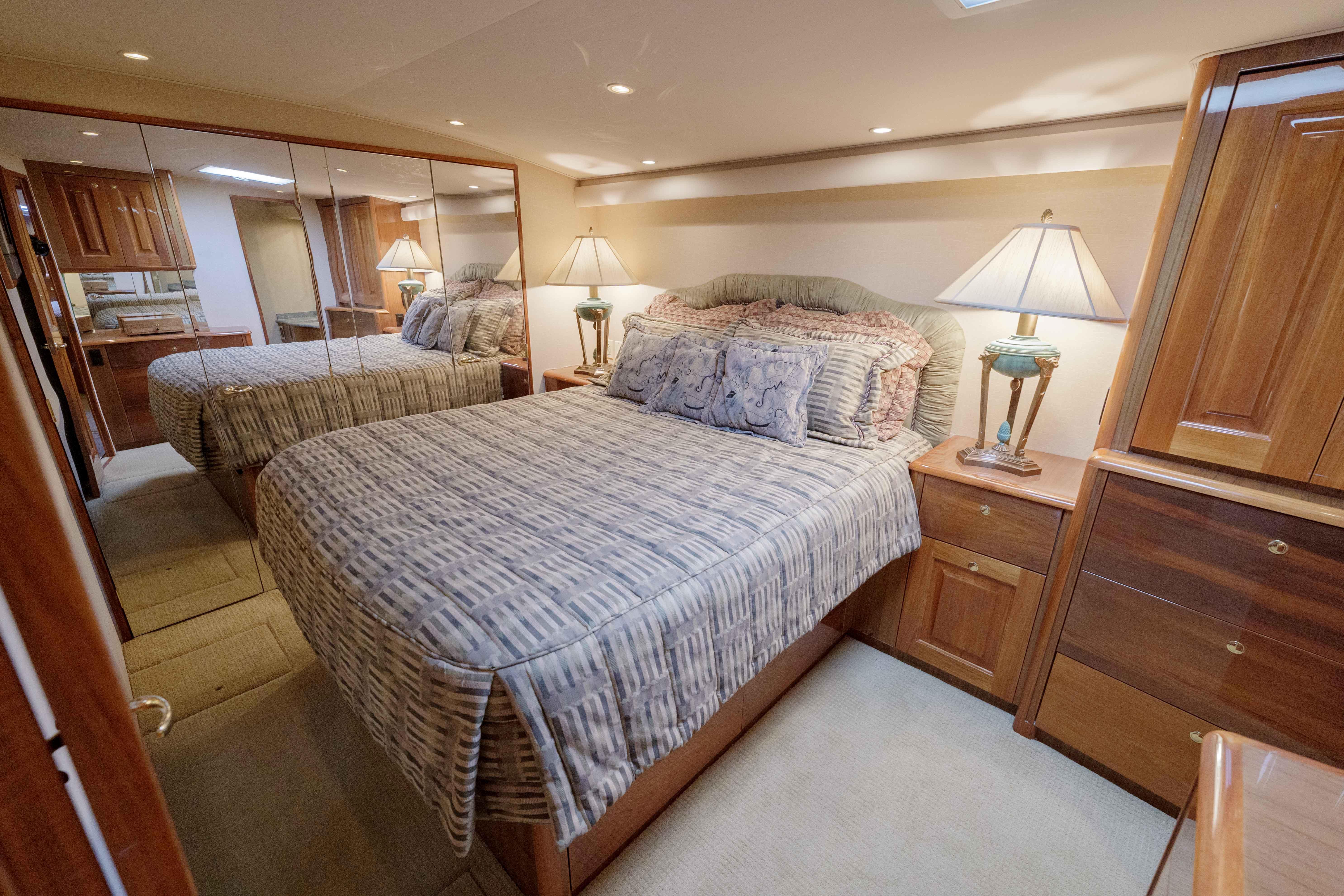 Viking 61 Thunderstruck - Interior Master Stateroom