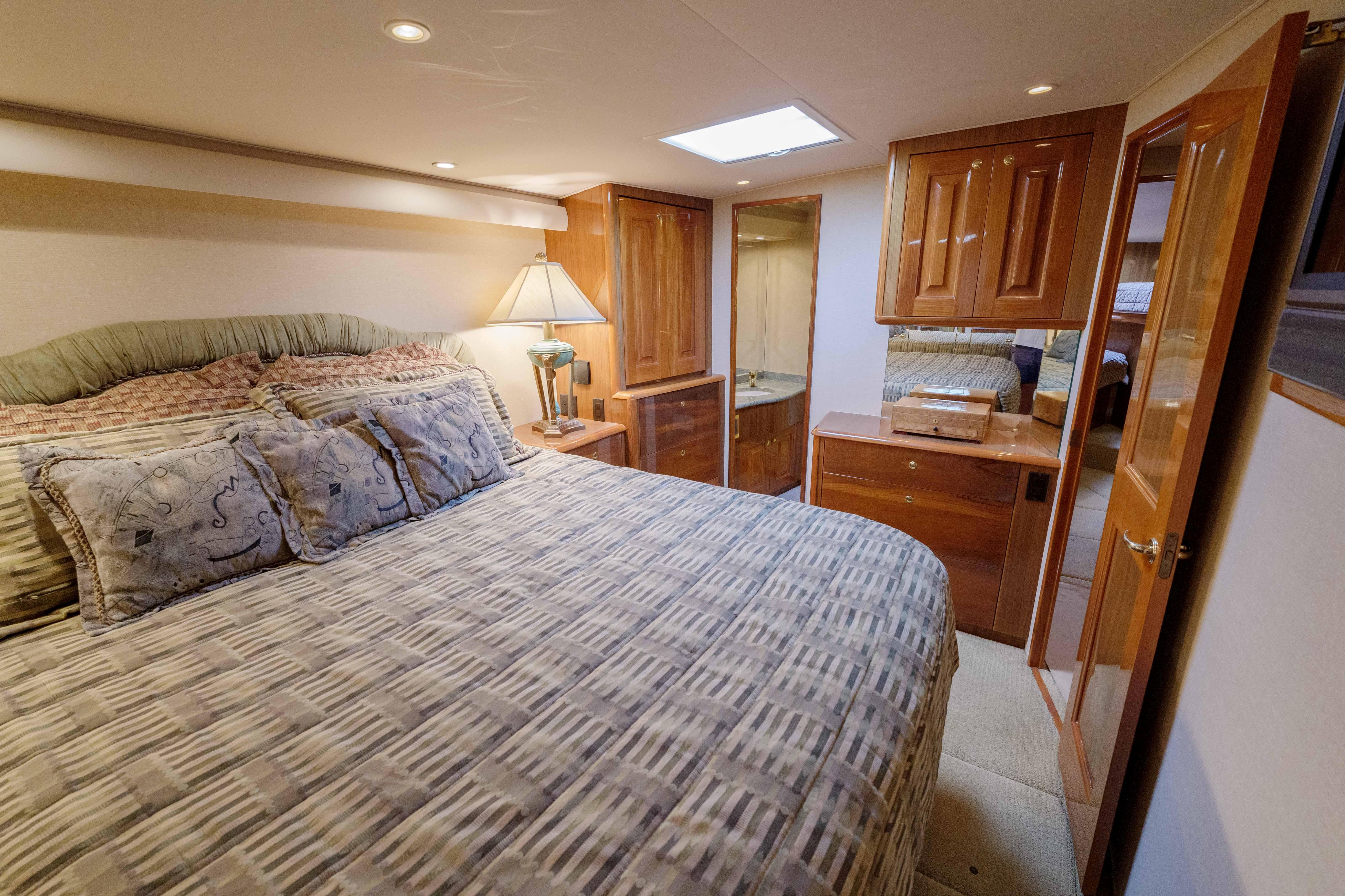 Viking 61 Thunderstruck - Interior Master Stateroom