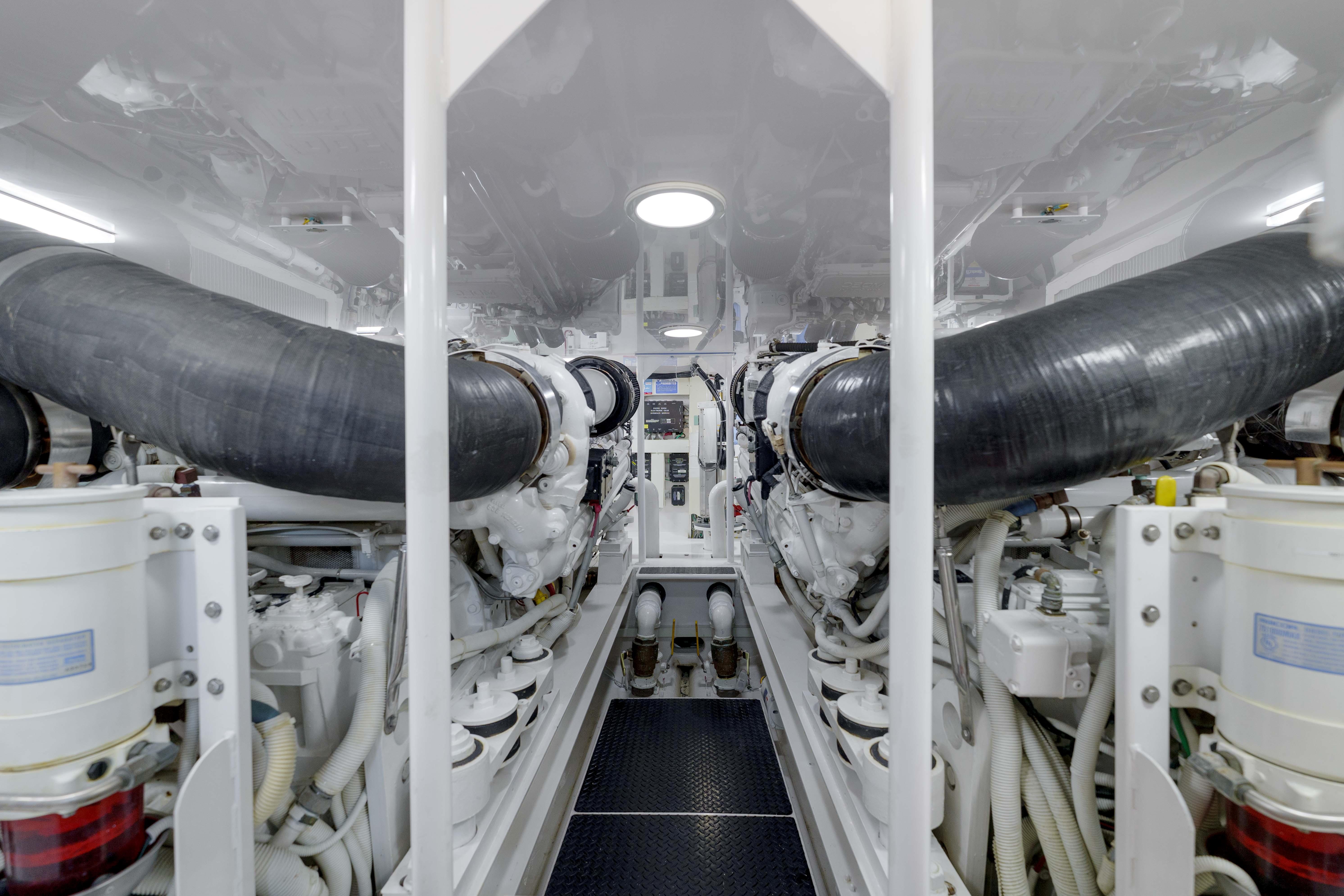 Viking 61 Thunderstruck - Engine Room