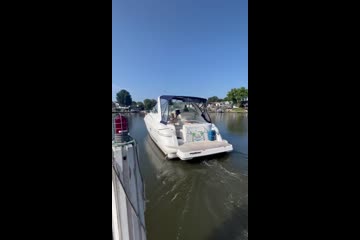 Cruisers Yachts 3470 Express video
